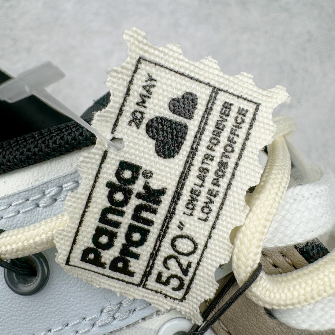 图片[16]-＃YC纯原 NK Dunk Low 心动邮件 心薇 DD1391-100 定制系列天花板 无原鞋不开发 全系列得物原鞋一比一校对开发 配色持续更新中 终端对接 优势输出 全套原厂楦头原纸板数据档案倾力打造 原汁原味莞产 极致还原 圈内最强针车工艺 高端零售指定版 广东原厂配套原盒原标 鞋盒分三个尺码段 原厂冲刀 超高清洁度 全鞋零毛边皮料切割 采用原厂百宏鞋带以及原厂百宏织唛舌标 内标可供原厂几率过验 进口原装条纹中底布 四线拉帮白色点胶 原厂拉帮手法遵循公司 原厂电绣 极致还原 尺码：36 36.5 37.5 38 38.5 39 40 40.5 41 42 42.5 43 44-选品中心