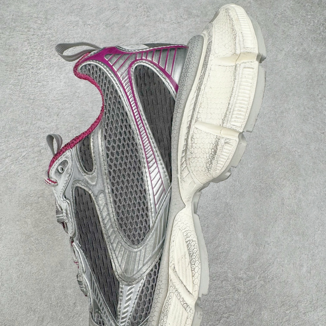 图片[7]-＃总裁 BALENCIAGA 3XL Sneakers 巴黎世家十代网布系带低帮走秀复古老爹鞋 全套原纸板楦头开发 最原汁原味的灵魂版型 全鞋荧光划线卡点 胶水把控整洁度追求极致完美 每一双都是工艺品 多重QC质检 超越公司货的品控标准 实实在在的免检产品 原盒原配 正确字体电绣 粗细、位置、大小正确 侧边TPU 透气孔匹配意产原版 正确分离大底 TPU软底 原版一致大底LOGO 立体感十足 原厂皮料水洗做旧 采购原厂网纱 不含皮革 网布材料和聚氨酯 磨损效果 鞋头边缘和后帮 Balenciaga 徽标 鞋面和后跟凸印尺码 鞋舌 3XL 橡胶品牌标识和反光细节 鞋帮拉袢和鞋舌拉祥 配反光细节 备用鞋带在鞋履前侧 可在穿着前取下 便于不同造型搭配 偏大一码 尺码：35 36 37 38 39 40 41 42 43 44 45-选品中心