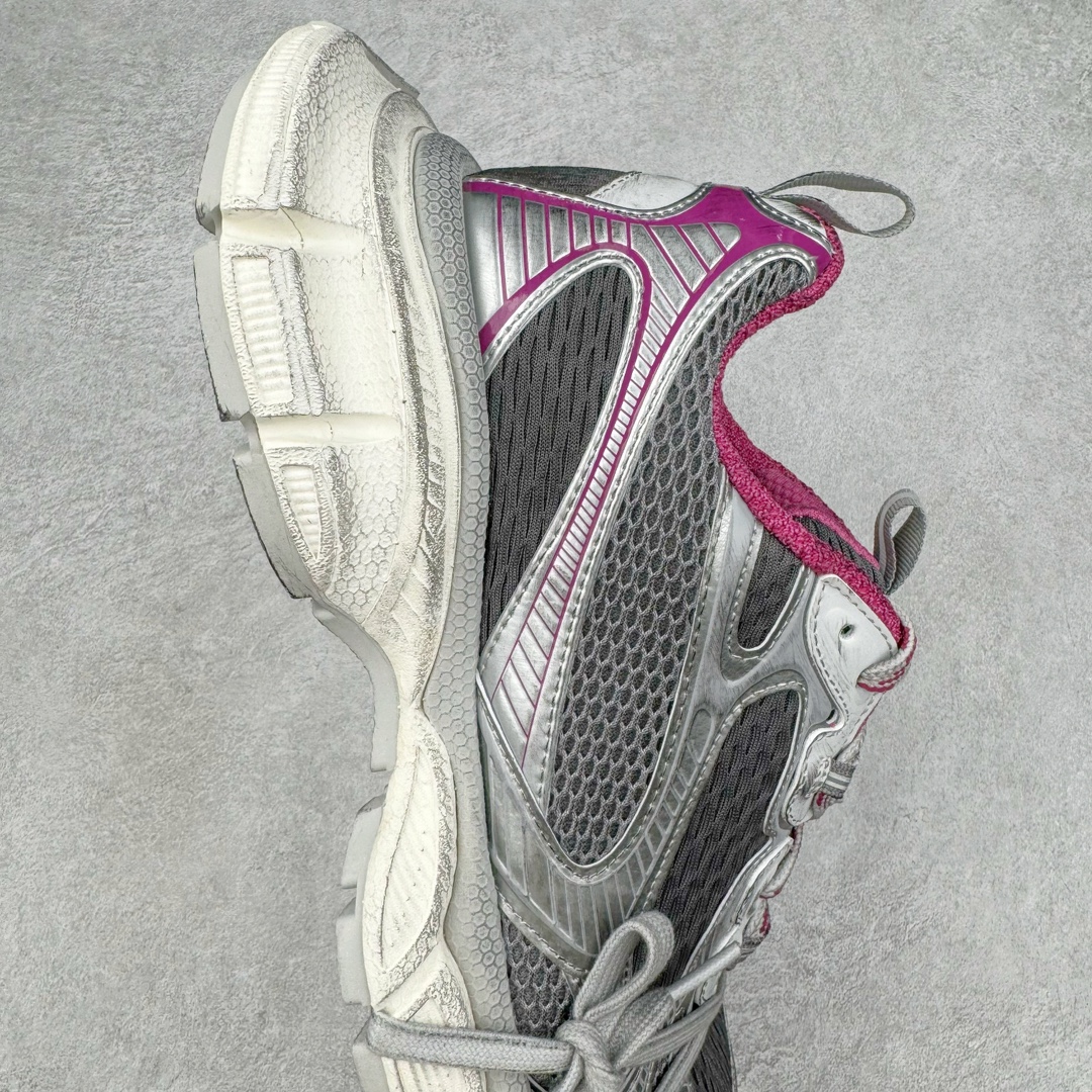 图片[6]-＃总裁 BALENCIAGA 3XL Sneakers 巴黎世家十代网布系带低帮走秀复古老爹鞋 全套原纸板楦头开发 最原汁原味的灵魂版型 全鞋荧光划线卡点 胶水把控整洁度追求极致完美 每一双都是工艺品 多重QC质检 超越公司货的品控标准 实实在在的免检产品 原盒原配 正确字体电绣 粗细、位置、大小正确 侧边TPU 透气孔匹配意产原版 正确分离大底 TPU软底 原版一致大底LOGO 立体感十足 原厂皮料水洗做旧 采购原厂网纱 不含皮革 网布材料和聚氨酯 磨损效果 鞋头边缘和后帮 Balenciaga 徽标 鞋面和后跟凸印尺码 鞋舌 3XL 橡胶品牌标识和反光细节 鞋帮拉袢和鞋舌拉祥 配反光细节 备用鞋带在鞋履前侧 可在穿着前取下 便于不同造型搭配 偏大一码 尺码：35 36 37 38 39 40 41 42 43 44 45-选品中心