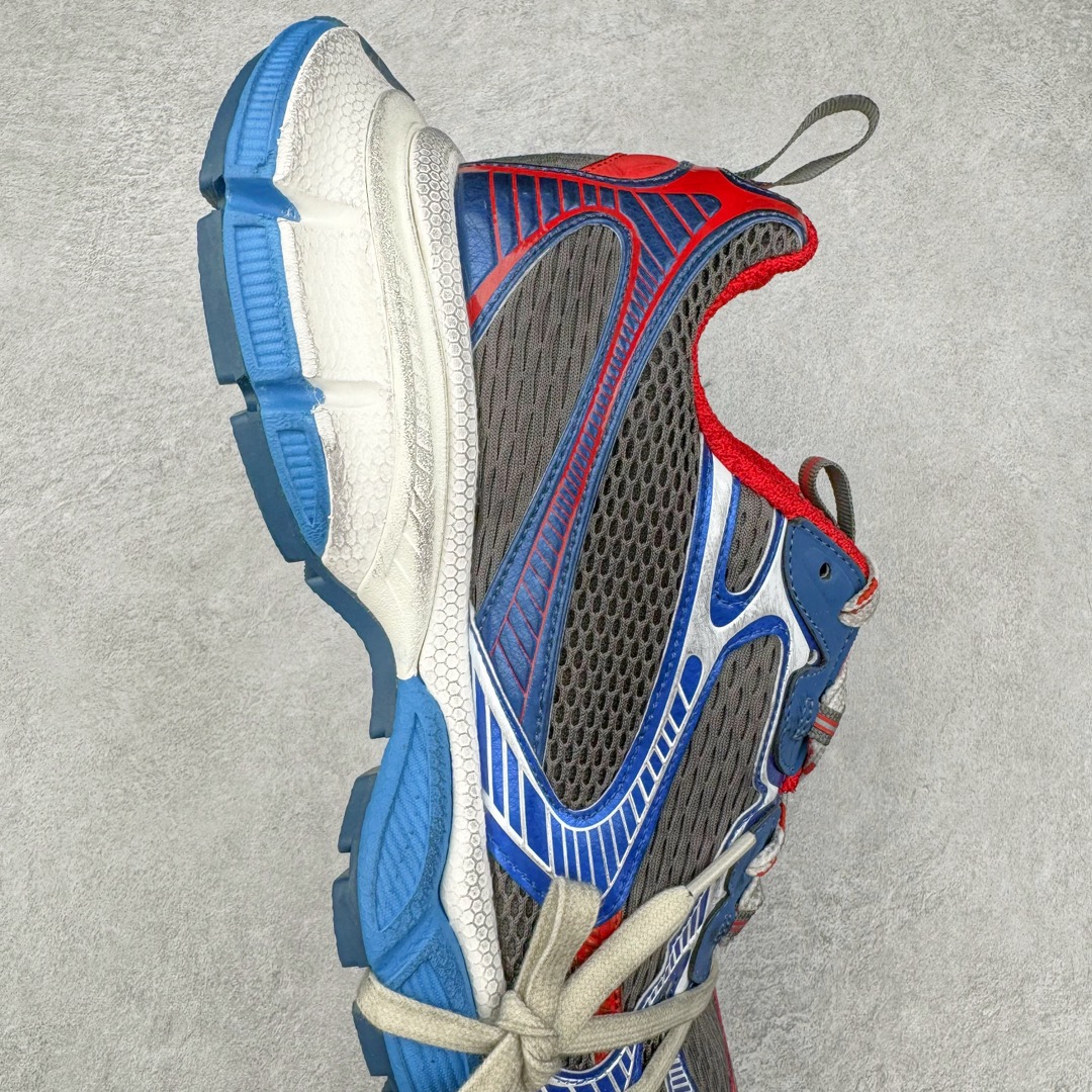 图片[6]-＃总裁 BALENCIAGA 3XL Sneakers 巴黎世家十代网布系带低帮走秀复古老爹鞋 全套原纸板楦头开发 最原汁原味的灵魂版型 全鞋荧光划线卡点 胶水把控整洁度追求极致完美 每一双都是工艺品 多重QC质检 超越公司货的品控标准 实实在在的免检产品 原盒原配 正确字体电绣 粗细、位置、大小正确 侧边TPU 透气孔匹配意产原版 正确分离大底 TPU软底 原版一致大底LOGO 立体感十足 原厂皮料水洗做旧 采购原厂网纱 不含皮革 网布材料和聚氨酯 磨损效果 鞋头边缘和后帮 Balenciaga 徽标 鞋面和后跟凸印尺码 鞋舌 3XL 橡胶品牌标识和反光细节 鞋帮拉袢和鞋舌拉祥 配反光细节 备用鞋带在鞋履前侧 可在穿着前取下 便于不同造型搭配 偏大一码 尺码：35 36 37 38 39 40 41 42 43 44 45-选品中心