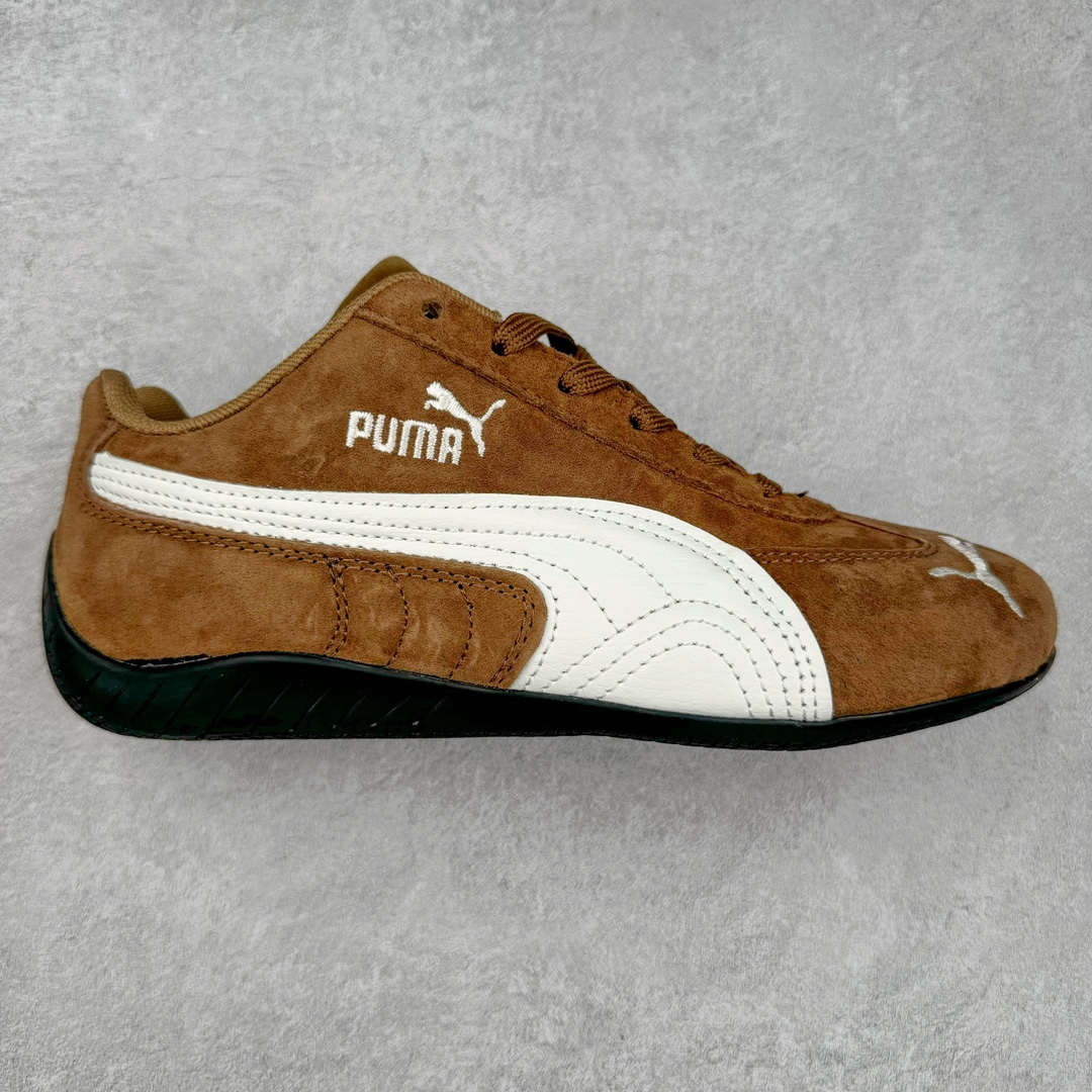 图片[2]-＃TG特价福利 PUMA Speedca OG 彪马极速赛车系列低帮德训风拼接复古百搭休闲运动赛车鞋 鞋款从80、90年代赛车手所穿的防火赛车鞋为原型，鞋身线条模仿了赛车的流线廓形，体现了空气动力学原理的结构。简约流畅的外观，恰好又和贯穿其中的Formstrip Logo融合恰到好处，视觉上细节丰富且协调。本次Speedcat OG鞋款归来，最大看点自然式保留了窄版鞋型以及薄底构造。这两年各品牌鞋底越做越厚，Speedcat反其道而行之，上脚几乎无鞋底的效果带来耳目一新的视觉体验。鞋面依旧是以质感细腻的麂皮材质打造，并且大面积近乎全包裹的使用，复古味道也愈发浓烈。配色上更是将最原始的黑色和红色带回，向F1赛车队的标志性队服致敬。相信让各位一眼种草的更多是出挑的大红色，上脚即可瞬间点亮整体造型，在以球鞋为核心的OOTD中脱颖而出。而另一款黑色则是低调的万金油，彰显新潮个性的同时又不喧宾夺主，也是热爱简约系穿搭朋友的首选。 尺码：35.5 36 37 37.5 38 38.5 39 40 40.5 41 42 42.5 43 44 44.5 45-选品中心