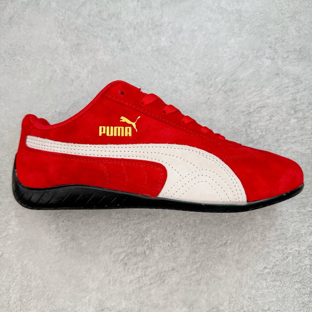 图片[5]-＃TG特价福利 PUMA Speedca OG 彪马极速赛车系列低帮德训风拼接复古百搭休闲运动赛车鞋 鞋款从80、90年代赛车手所穿的防火赛车鞋为原型，鞋身线条模仿了赛车的流线廓形，体现了空气动力学原理的结构。简约流畅的外观，恰好又和贯穿其中的Formstrip Logo融合恰到好处，视觉上细节丰富且协调。本次Speedcat OG鞋款归来，最大看点自然式保留了窄版鞋型以及薄底构造。这两年各品牌鞋底越做越厚，Speedcat反其道而行之，上脚几乎无鞋底的效果带来耳目一新的视觉体验。鞋面依旧是以质感细腻的麂皮材质打造，并且大面积近乎全包裹的使用，复古味道也愈发浓烈。配色上更是将最原始的黑色和红色带回，向F1赛车队的标志性队服致敬。相信让各位一眼种草的更多是出挑的大红色，上脚即可瞬间点亮整体造型，在以球鞋为核心的OOTD中脱颖而出。而另一款黑色则是低调的万金油，彰显新潮个性的同时又不喧宾夺主，也是热爱简约系穿搭朋友的首选。 尺码：35.5 36 37 37.5 38 38.5 39 40 40.5 41 42 42.5 43 44 44.5 45-选品中心