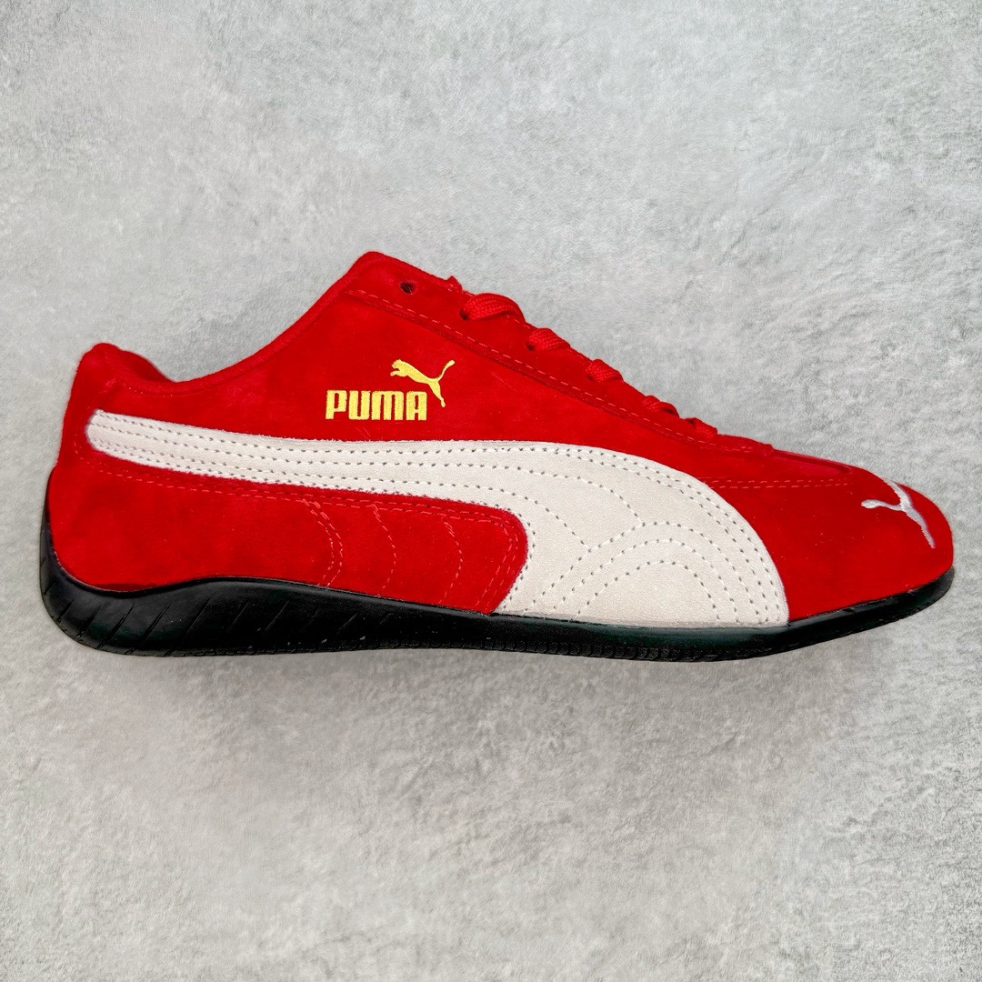 图片[6]-＃TG特价福利 PUMA Speedca OG 彪马极速赛车系列低帮德训风拼接复古百搭休闲运动赛车鞋 鞋款从80、90年代赛车手所穿的防火赛车鞋为原型，鞋身线条模仿了赛车的流线廓形，体现了空气动力学原理的结构。简约流畅的外观，恰好又和贯穿其中的Formstrip Logo融合恰到好处，视觉上细节丰富且协调。本次Speedcat OG鞋款归来，最大看点自然式保留了窄版鞋型以及薄底构造。这两年各品牌鞋底越做越厚，Speedcat反其道而行之，上脚几乎无鞋底的效果带来耳目一新的视觉体验。鞋面依旧是以质感细腻的麂皮材质打造，并且大面积近乎全包裹的使用，复古味道也愈发浓烈。配色上更是将最原始的黑色和红色带回，向F1赛车队的标志性队服致敬。相信让各位一眼种草的更多是出挑的大红色，上脚即可瞬间点亮整体造型，在以球鞋为核心的OOTD中脱颖而出。而另一款黑色则是低调的万金油，彰显新潮个性的同时又不喧宾夺主，也是热爱简约系穿搭朋友的首选。 尺码：35.5 36 37 37.5 38 38.5 39 40 40.5 41 42 42.5 43 44 44.5 45-选品中心
