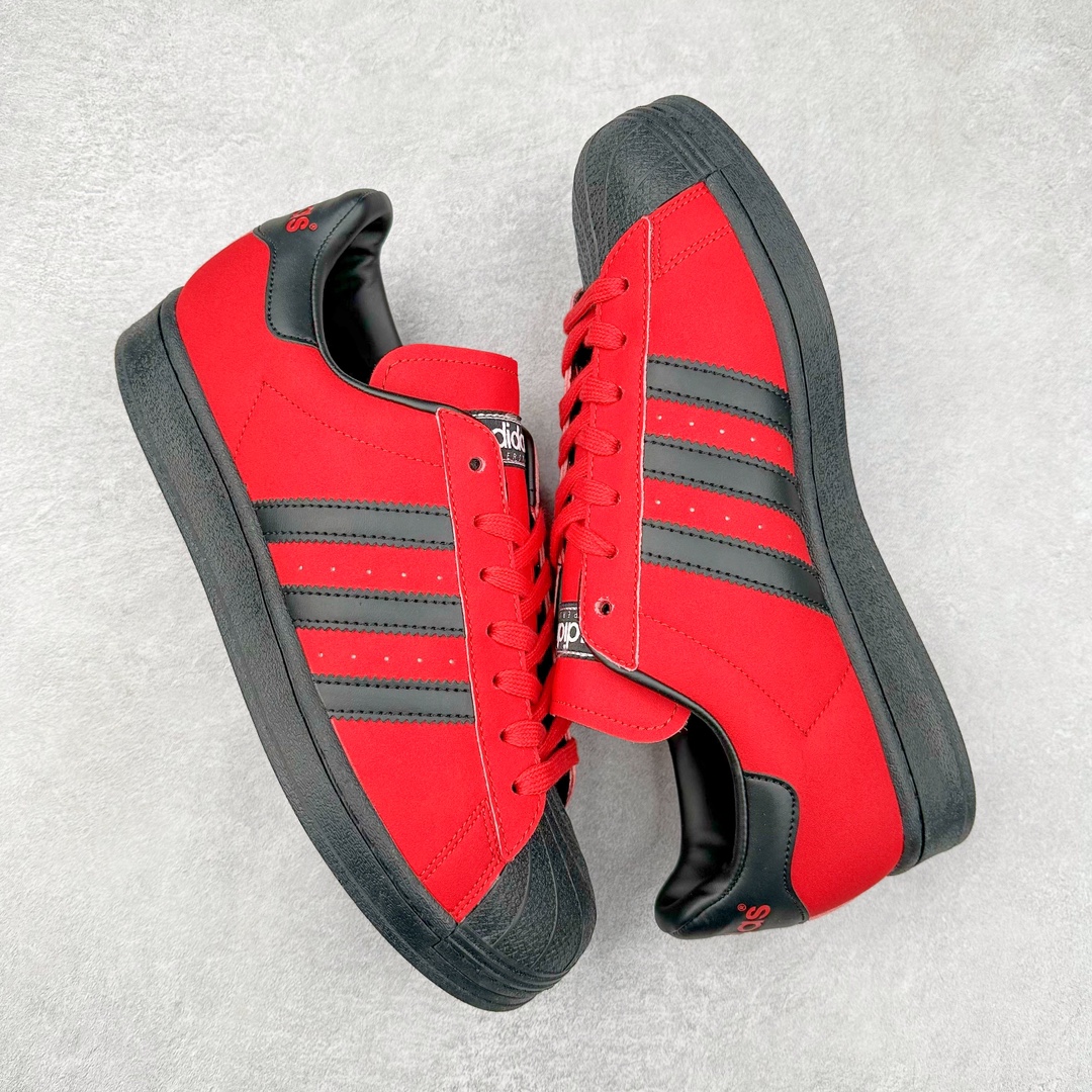 图片[3]-AD Originals Superstar 经典复古贝壳头板鞋 IG9271 诞生于1969年 是第一双将全皮面鞋 身与橡胶鞋头结合在一起的低帮篮球鞋 Superstar最开始 是作为高帮篮球鞋Pro Model的低帮版本而出现的 但因为其独特和醒目的橡胶鞋头造型而让大家熟知 被大家形象地称为\\\”shelltoe\\\”贝壳头 在70年代的美国职业篮球场上 接近3/4的NBA球员都将这双Superstar作为场上用鞋 80年代之后 经过不断的改良和发展 Superstar逐渐成为横跨时装、音乐、街头文化、休闲和运动等各大领域的时尚潮鞋 尺码：36 36.5 37 38 38.5 39 40 40.5 41 42 42.5 43 44 44.5 45-选品中心