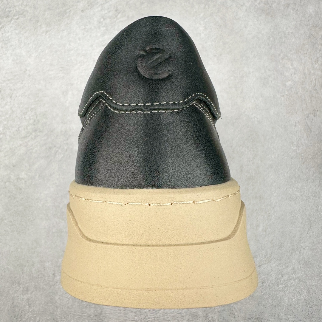 图片[8]-ECCO爱步百搭休闲男鞋 秋季增高圆头小白鞋 街头轻巧系列 牛皮与牛皮剖层拼接鞋面 时尚个性 出街有型 简约粗绳系带设计 可自由调节松紧 贴合脚型 PU加厚鞋底 包裹足弓与后跟 为双脚提供支撑性 休闲百搭 简约利落 尺码：38 39 40 41 42 43（皮鞋码）-选品中心