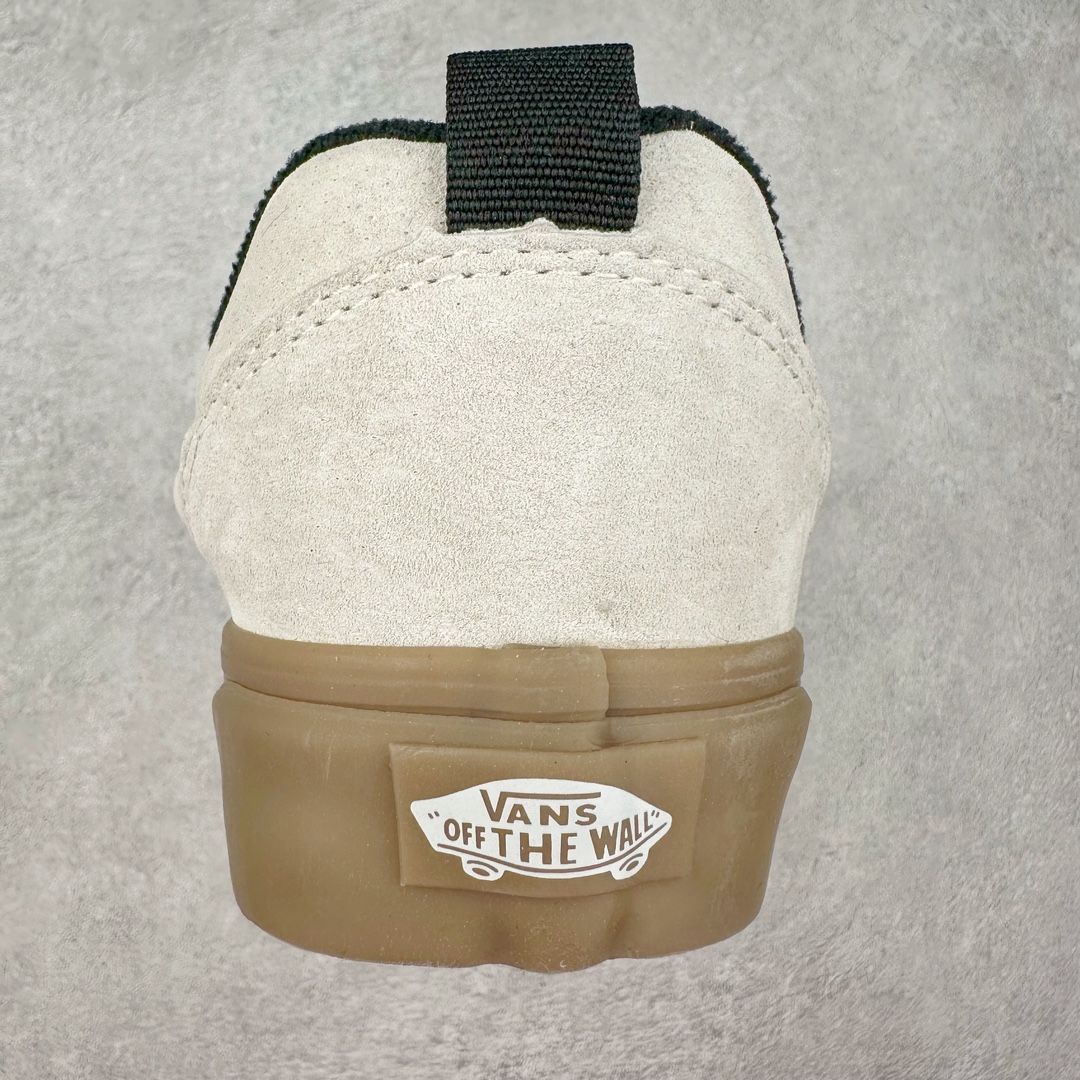 图片[8]-Vans Knu Skool DR 米白生椰 “DR新系列面包鞋，个性十足”DR新款是对90年代经典风格的重新诠释，Vans将现在的Knu Skool的“宽大”特点进一步放大，将携带空改为了极具现代风格的D形鞋带孔，并选用更宽的鞋带绑定鞋身! 货号：VN000CZUVE1 尺码：35 36 36.5 37 38 38.5 39 40 40.5 41 42 42.5 43 44 45 工艺：硫化1：1（重量1：1、真标、原钢印、材质标、鞋型标、合格证）-选品中心