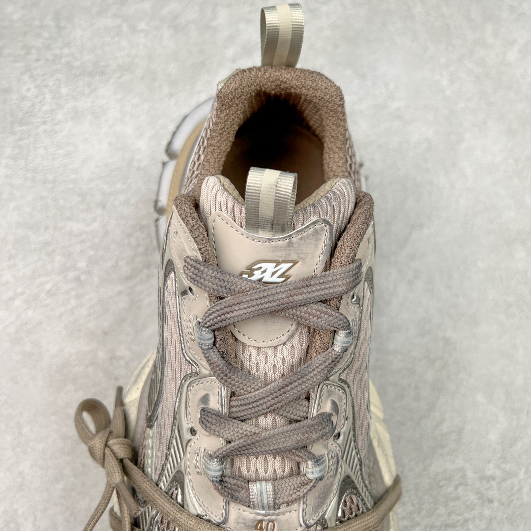 图片[5]-＃纯原 BALENCIAGA 3XL Sneakers 巴黎世家十代网布系带低帮走秀复古老爹鞋 全套原纸板楦头开发 最原汁原味的灵魂版型 全鞋荧光划线卡点 胶水把控整洁度追求极致完美 每一双都是工艺品 多重QC质检 超越公司货的品控标准 实实在在的免检产品 原盒原配 正确字体电绣 粗细、位置、大小正确 侧边TPU 透气孔匹配意产原版 正确分离大底 TPU软底 原版一致大底LOGO 立体感十足 原厂皮料水洗做旧 采购原厂网纱 不含皮革 网布材料和聚氨酯 磨损效果 鞋头边缘和后帮 Balenciaga 徽标 鞋面和后跟凸印尺码 鞋舌 3XL 橡胶品牌标识和反光细节 鞋帮拉袢和鞋舌拉祥 配反光细节 备用鞋带在鞋履前侧 可在穿着前取下 便于不同造型搭配 正常尺码 尺码：35 36 37 38 39 40 41 42 43 44 45 46-选品中心