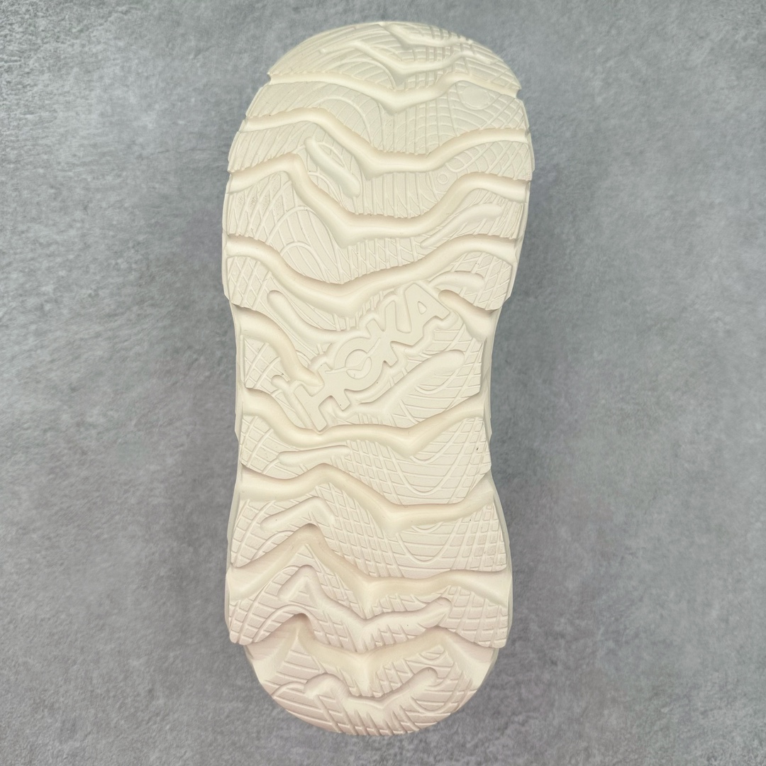 图片[9]-＃HK纯原 HOKA ONE ONE Restore TC 一脚蹬徒步舒适缓震运动鞋 继承了 HOKA ONE ONE® 标志性的缓冲中底，兼具轻盈脚感和出众缓震。NEWOK本期为大家准备了两款各具特色HOKA ONE ONE Restore TC 鞋款，希望能为你的夏日穿搭提供更多灵感。鞋款鞋面采用弹性布料，鞋面透气舒适，日常穿搭舒适不磨脚。鞋款以弹性松紧织带取代传统鞋带设计，省事又省心，“一脚蹬”简直是最具懒人属性的球鞋，低调朴素又不失质感。重量不到百克，依旧是外形“笨拙”实则是轻巧、舒适与安全兼备的品牌固有打法。搭配上，无论是夏日短裤造型，还是搭配你的长袜，Restore TC 能够满足你的多种穿搭。舒适程度堪比众多大牌“老头乐”，鞋底的厚厚的泡沫鞋垫让你深陷其中！尺码：36 36.5 37.5 38 38.5 39 40 40.5 41 42 42.5 43 44 44.5 45-选品中心