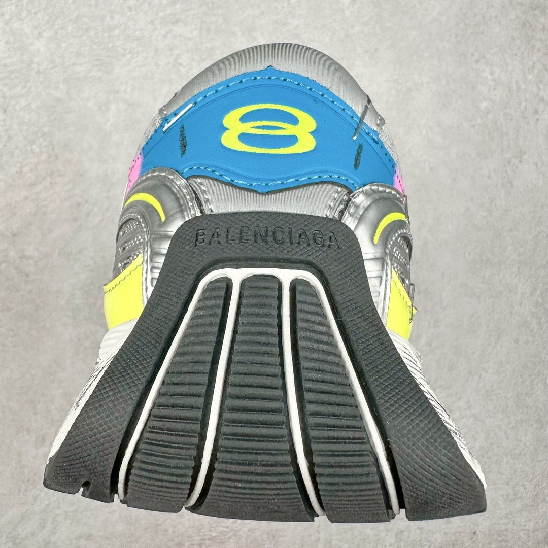 图片[8]-BALENCIAGA Stapler Sneakers 巴黎世家订书机鞋网布系带低帮走秀复古老爹鞋 展现品牌对于新潮事物的热情 这款鞋子拥有巨大尺寸和醒目设计 符合当下”老爹鞋”的趋势 鞋子采用银灰配色 营造出低调而不失华丽的效果 10XL的尺码使它成为市场中最显眼的存在 适合追求个性化的人群 Balenciaga始终站在时尚前沿 此次发布的产品再次体现了他们的创新能力 偏大一码 尺码：35 36 37 38 39 40 41 42 43 44 45 46-选品中心