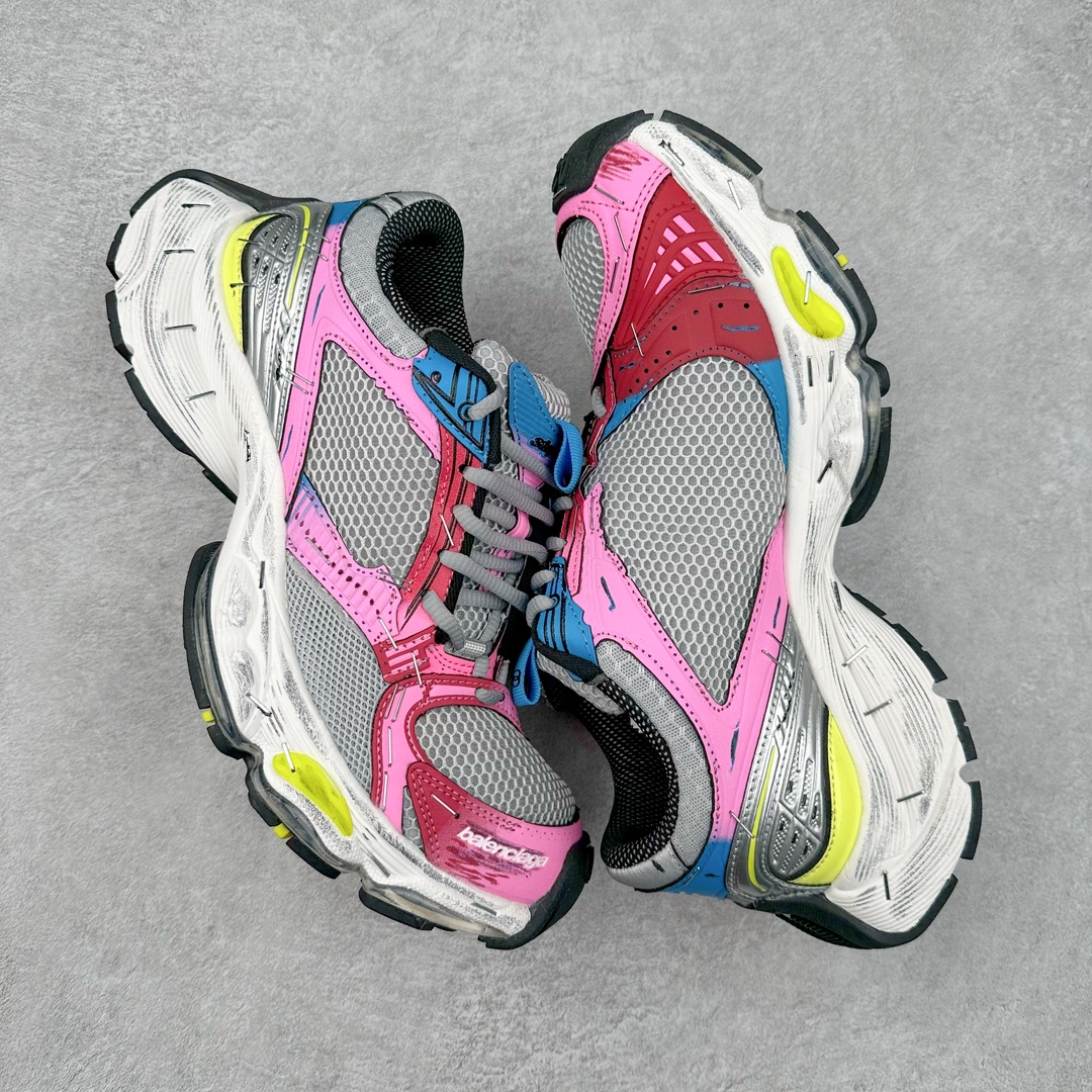 图片[3]-BALENCIAGA Stapler Sneakers 巴黎世家订书机鞋网布系带低帮走秀复古老爹鞋 展现品牌对于新潮事物的热情 这款鞋子拥有巨大尺寸和醒目设计 符合当下”老爹鞋”的趋势 鞋子采用银灰配色 营造出低调而不失华丽的效果 10XL的尺码使它成为市场中最显眼的存在 适合追求个性化的人群 Balenciaga始终站在时尚前沿 此次发布的产品再次体现了他们的创新能力 偏大一码 尺码：35 36 37 38 39 40 41 42 43 44 45 46-选品中心