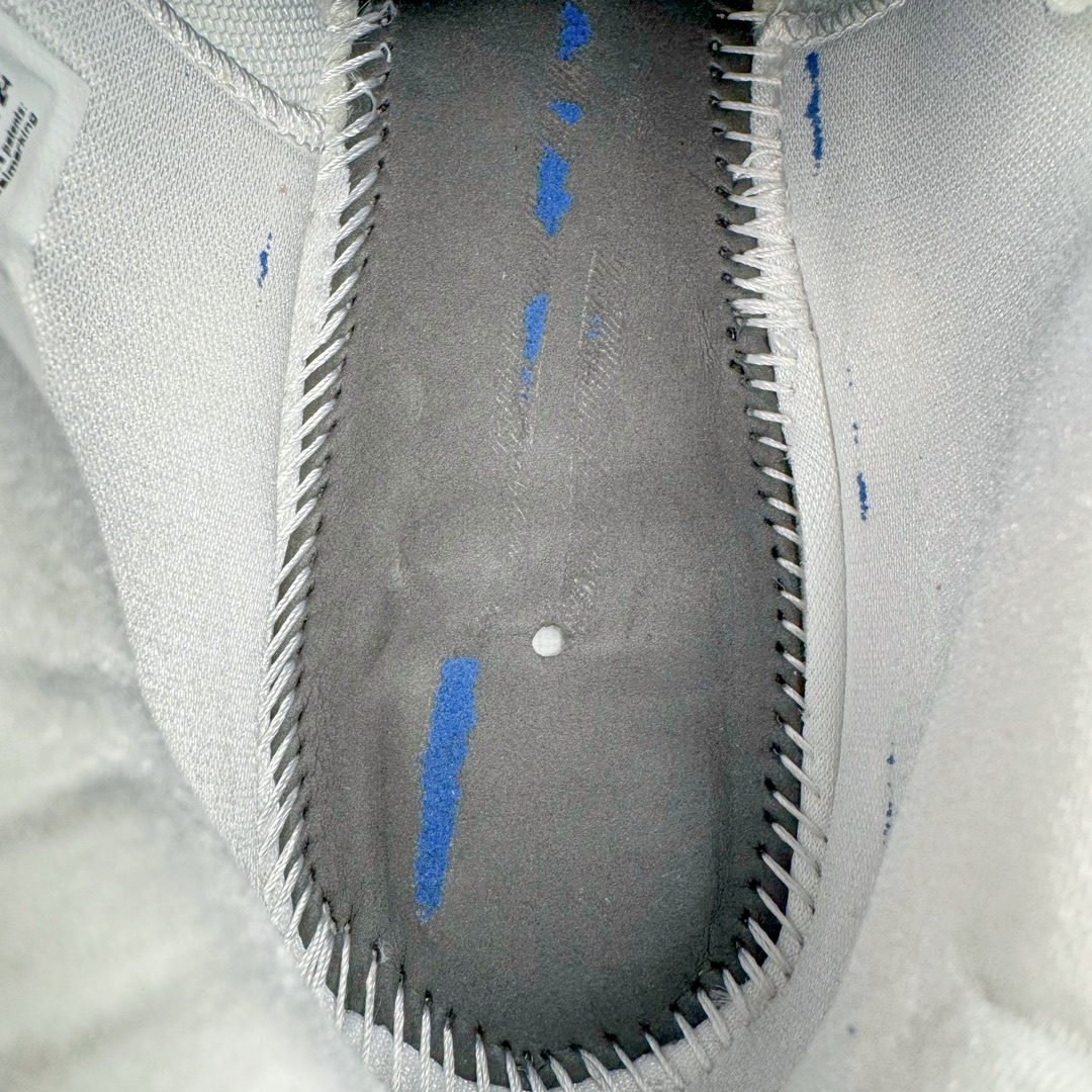 图片[10]-＃灭世/Max NK Book 1 Devin Booker 德文·布克一代男子实战篮球鞋 白黑响尾蛇 FJ4250-10 灭世纯原革新出货‼️缓震配置独家革新！实战属性直接拉满👊🏻实战 天花板上限再度提升！实战亲测-性能体验吊打国产同价位鞋款（为满足海外市场 布克一代最大尺码为47.5） ⚫️增配前掌鹅蛋ZOOM ➕抗扭片➕后掌马蹄ZOOM气垫（正品仅配置后掌zoom气垫） ⚫️采用科比4代鞋楦以及龙骨数据打造！小科4实至名归！（完美解决正品压脚趾问题） ⚫️鞋身➕鞋头增配高频补强层，提升鞋头以及脚踝支撑性 ⚫️鞋垫采用科比4代元年高弹缓震垫材质-磨合一场直接贴合脚型☑️ ⚫️外底加厚2mm，wow10止滑配方，无需磨合，抓地性能原地起飞 最强布克一代有且只在灭世纯原（支持市场任意货品正面PK） 真材实料，肉眼可见！革新升级绝非空穴来风！灭世纯原内外兼修，用态度诠释实战新篇章👊🏻 Book 1 尺码 39-47.5-选品中心