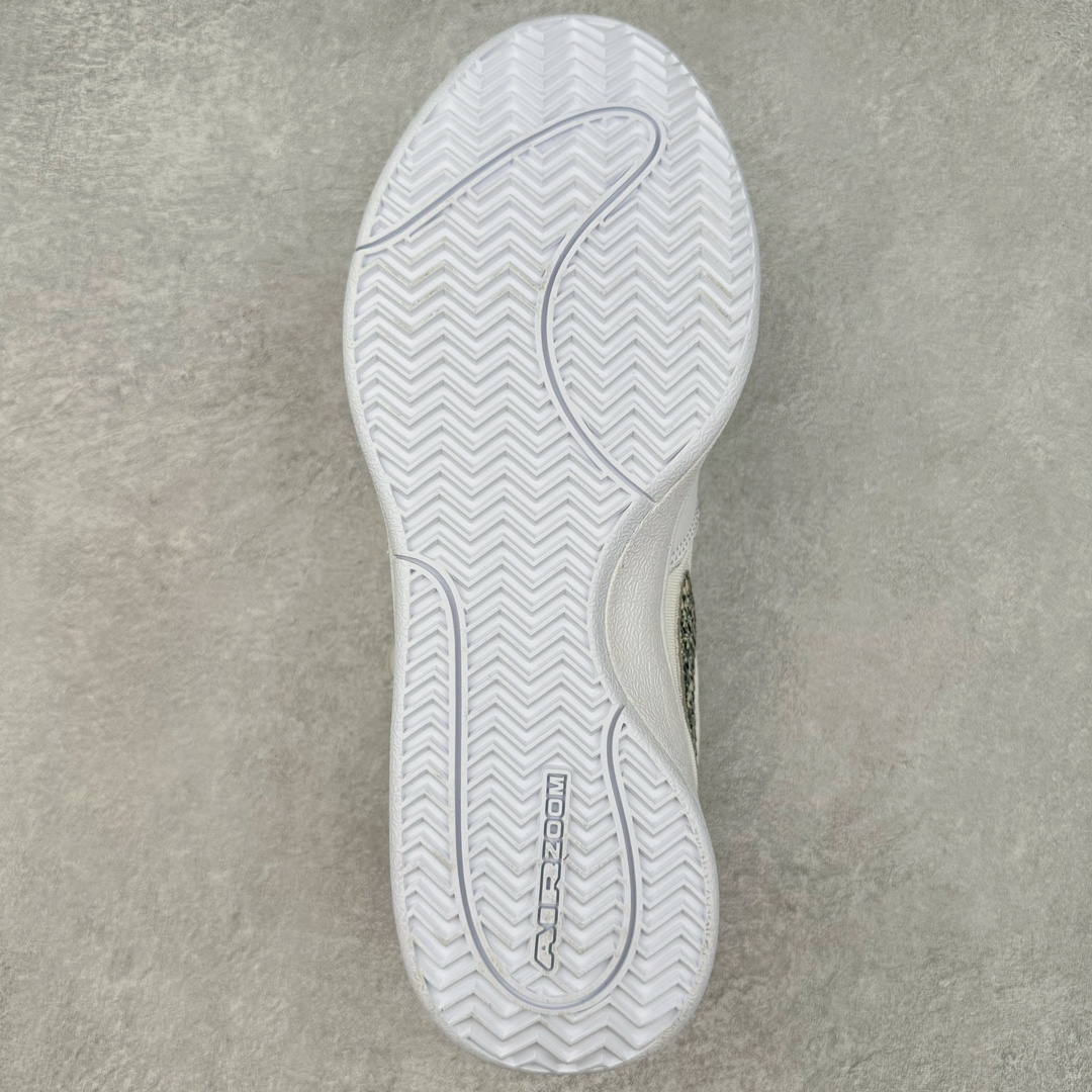 图片[9]-＃灭世/Max NK Book 1 Devin Booker 德文·布克一代男子实战篮球鞋 白黑响尾蛇 FJ4250-10 灭世纯原革新出货‼️缓震配置独家革新！实战属性直接拉满👊🏻实战 天花板上限再度提升！实战亲测-性能体验吊打国产同价位鞋款（为满足海外市场 布克一代最大尺码为47.5） ⚫️增配前掌鹅蛋ZOOM ➕抗扭片➕后掌马蹄ZOOM气垫（正品仅配置后掌zoom气垫） ⚫️采用科比4代鞋楦以及龙骨数据打造！小科4实至名归！（完美解决正品压脚趾问题） ⚫️鞋身➕鞋头增配高频补强层，提升鞋头以及脚踝支撑性 ⚫️鞋垫采用科比4代元年高弹缓震垫材质-磨合一场直接贴合脚型☑️ ⚫️外底加厚2mm，wow10止滑配方，无需磨合，抓地性能原地起飞 最强布克一代有且只在灭世纯原（支持市场任意货品正面PK） 真材实料，肉眼可见！革新升级绝非空穴来风！灭世纯原内外兼修，用态度诠释实战新篇章👊🏻 Book 1 尺码 39-47.5-选品中心