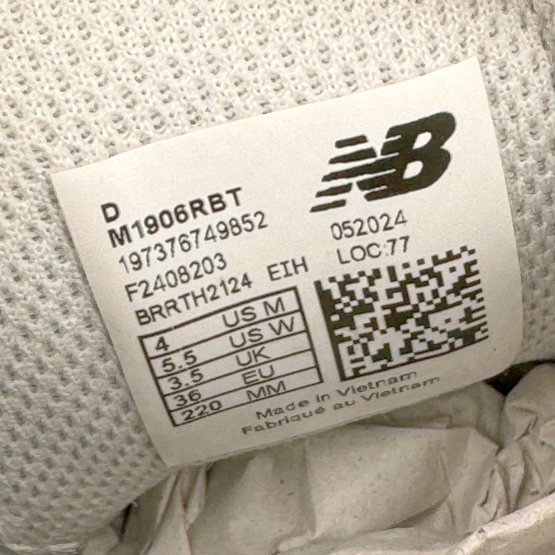 图片[19]-＃M纯原 The Basement x NB New Balance M1906RBT 联名银色 NB新百伦潮流复古织物皮革减震防滑耐磨轻便低帮跑步鞋 原档数据独立私模大底 唯一正确六层组合大底 RB前软后硬 百分百还原原鞋脚感 基于市场现有版本全新升级调整 NB市场最强产物 全网最全配色加持 全套原楦原纸板原厂数据开发 全鞋电脑针车加持 原厂网布 原装进口头层翻毛皮料正确绒感卡色 正确中底拉帮中底网布细节 一比一手工擦旧效果 冲裁组合 匠心打造 耗时两个月开发完成 工艺极其复杂难度可想而知 高端零售专供产物 尺码：36 37 37.5 38 38.5 39.5 40 40.5 41.5 42 42.5 43 44 44.5 45 45.5 46.5 47-选品中心