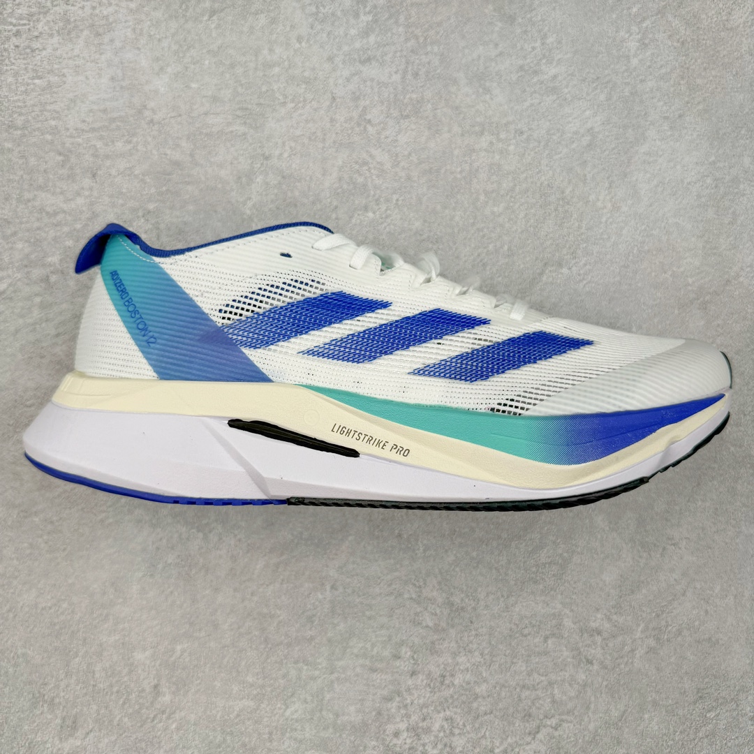 AD Adizero Boston 12 波士顿夏季透气网眼竞速跑鞋 延续爪型玻璃纤维推进系统 进化为全掌式的ENERGY RODS 2.0 从脚跟到脚趾的一体成形设计 强化整体推进力 提升速度表现 升级透气鞋面更具支撑性 利用ENGINEERED MESH技术进行不同密度织纹 强化支撑性 更使用50%以上的回收材料製成 减低塑料浪费 此外变薄的鞋舌为前掌提供更多空间 提供跑者更好的穿着感受 马牌轮胎大底耐磨性佳 大底全掌采用耐磨的Continental马牌轮胎大底 在各种环境下保有良好抓地力 货号：JR2731 尺码：36 36.5 37 38 38.5 39 40 40.5 41 42 42.5 43 44 44.5 45-选品中心