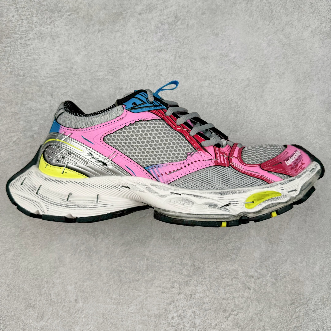 BALENCIAGA Stapler Sneakers 巴黎世家订书机鞋网布系带低帮走秀复古老爹鞋 展现品牌对于新潮事物的热情 这款鞋子拥有巨大尺寸和醒目设计 符合当下”老爹鞋”的趋势 鞋子采用银灰配色 营造出低调而不失华丽的效果 10XL的尺码使它成为市场中最显眼的存在 适合追求个性化的人群 Balenciaga始终站在时尚前沿 此次发布的产品再次体现了他们的创新能力 偏大一码 尺码：35 36 37 38 39 40 41 42 43 44 45 46-选品中心