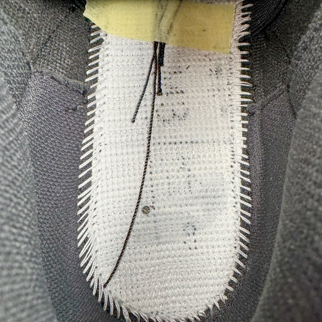 图片[10]-＃DF2.0 J Balvin x Air Jordan AJ3 联名黑红 彩虹渐变 FN0344-001 圈内最强三代系列 匠心打造 开发时长超过半年 目前可过各类鉴定或无法鉴定 裸鞋随便操作 全套原纸板楦头开发 原厂大底磨具加持立体防滑纹理 原装可视Air Sole气垫 原汁原味最完美的三代版型 唯一正确鞋头趴度弧度高度鞋身腰线 原厂TPU彩虹扎染后跟饰片 正确内里反口里网布 皮料菱角分明不变形无多余毛边 广东原厂zp同批次手工大底描漆拉丝 市场唯一原厂鞋扣模具 原厂织唛标 原厂飞人电绣工艺 尾指中部跳三针 独家绑鞋带手法 印刷中底布 四线拉帮 米色美纹纸贴合固定 进口港宝加持 后跟自然饱满 全鞋荧光划线卡点 追求极致完美 每一双都是工艺品 多重QC质检 超越公司货的品控标准 实实在在的免检产品 尺码：40.5 41 42 42.5 43 44 44.5 45 45.5 46 47.5 48.5-选品中心