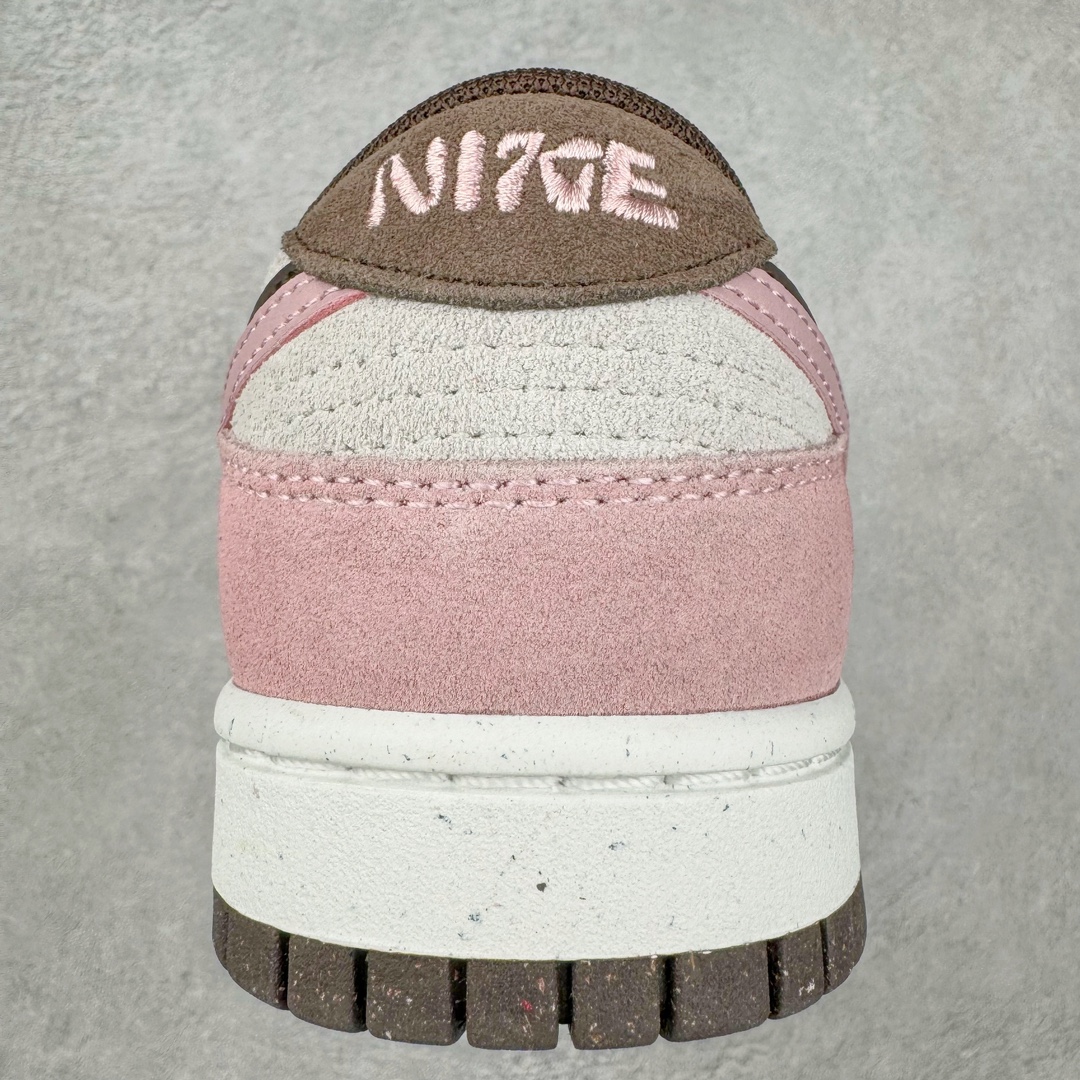 图片[8]-＃CS NK Dunk Low SE 85 双钩复古休闲板鞋 HV1799-161 口碑大厂出品 品控大底版型不断改良更新品质稳定 全套原纸板楦头开发 确保原汁原味 完美呈现DUNK版型 原厂玻璃冲刀 超高清洁度 全鞋零毛边皮料切割 采用绒面革材质 鞋身左右侧均配有皮革质双 Swoosh 兰色搭配上白色 85年纪念标放在鞋舌的位置 简洁干净的配色设计 绝对是日常出街上脚的不二选择 尺码：36 36.5 37.5 38 38.5 39 40 40.5 41 42 42.5 43 44 44.5 45 46-选品中心