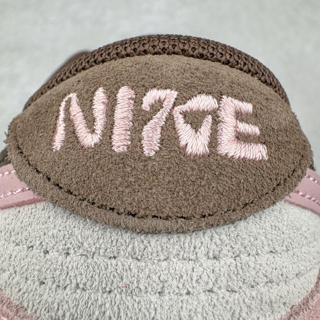 图片[16]-＃CS NK Dunk Low SE 85 双钩复古休闲板鞋 HV1799-161 口碑大厂出品 品控大底版型不断改良更新品质稳定 全套原纸板楦头开发 确保原汁原味 完美呈现DUNK版型 原厂玻璃冲刀 超高清洁度 全鞋零毛边皮料切割 采用绒面革材质 鞋身左右侧均配有皮革质双 Swoosh 兰色搭配上白色 85年纪念标放在鞋舌的位置 简洁干净的配色设计 绝对是日常出街上脚的不二选择 尺码：36 36.5 37.5 38 38.5 39 40 40.5 41 42 42.5 43 44 44.5 45 46-选品中心