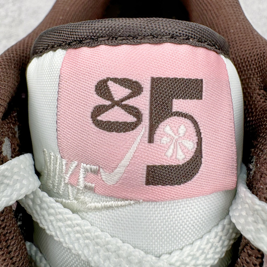 图片[13]-＃CS NK Dunk Low SE 85 双钩复古休闲板鞋 HV1799-161 口碑大厂出品 品控大底版型不断改良更新品质稳定 全套原纸板楦头开发 确保原汁原味 完美呈现DUNK版型 原厂玻璃冲刀 超高清洁度 全鞋零毛边皮料切割 采用绒面革材质 鞋身左右侧均配有皮革质双 Swoosh 兰色搭配上白色 85年纪念标放在鞋舌的位置 简洁干净的配色设计 绝对是日常出街上脚的不二选择 尺码：36 36.5 37.5 38 38.5 39 40 40.5 41 42 42.5 43 44 44.5 45 46-选品中心