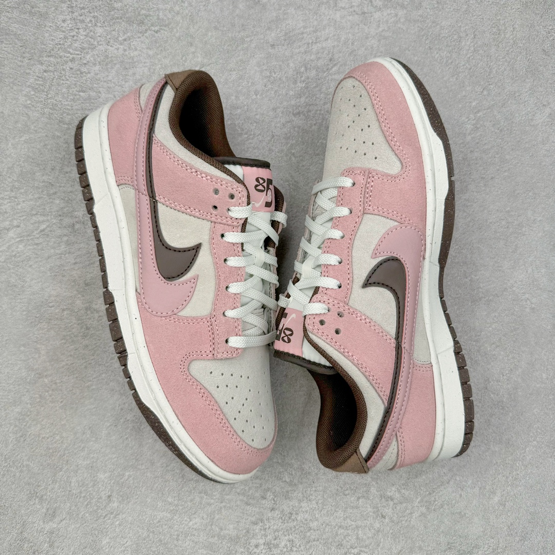 图片[3]-＃CS NK Dunk Low SE 85 双钩复古休闲板鞋 HV1799-161 口碑大厂出品 品控大底版型不断改良更新品质稳定 全套原纸板楦头开发 确保原汁原味 完美呈现DUNK版型 原厂玻璃冲刀 超高清洁度 全鞋零毛边皮料切割 采用绒面革材质 鞋身左右侧均配有皮革质双 Swoosh 兰色搭配上白色 85年纪念标放在鞋舌的位置 简洁干净的配色设计 绝对是日常出街上脚的不二选择 尺码：36 36.5 37.5 38 38.5 39 40 40.5 41 42 42.5 43 44 44.5 45 46-选品中心