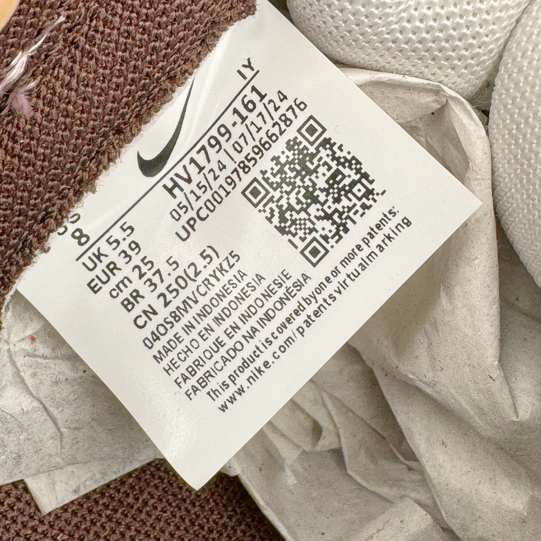 图片[12]-＃CS NK Dunk Low SE 85 双钩复古休闲板鞋 HV1799-161 口碑大厂出品 品控大底版型不断改良更新品质稳定 全套原纸板楦头开发 确保原汁原味 完美呈现DUNK版型 原厂玻璃冲刀 超高清洁度 全鞋零毛边皮料切割 采用绒面革材质 鞋身左右侧均配有皮革质双 Swoosh 兰色搭配上白色 85年纪念标放在鞋舌的位置 简洁干净的配色设计 绝对是日常出街上脚的不二选择 尺码：36 36.5 37.5 38 38.5 39 40 40.5 41 42 42.5 43 44 44.5 45 46-选品中心