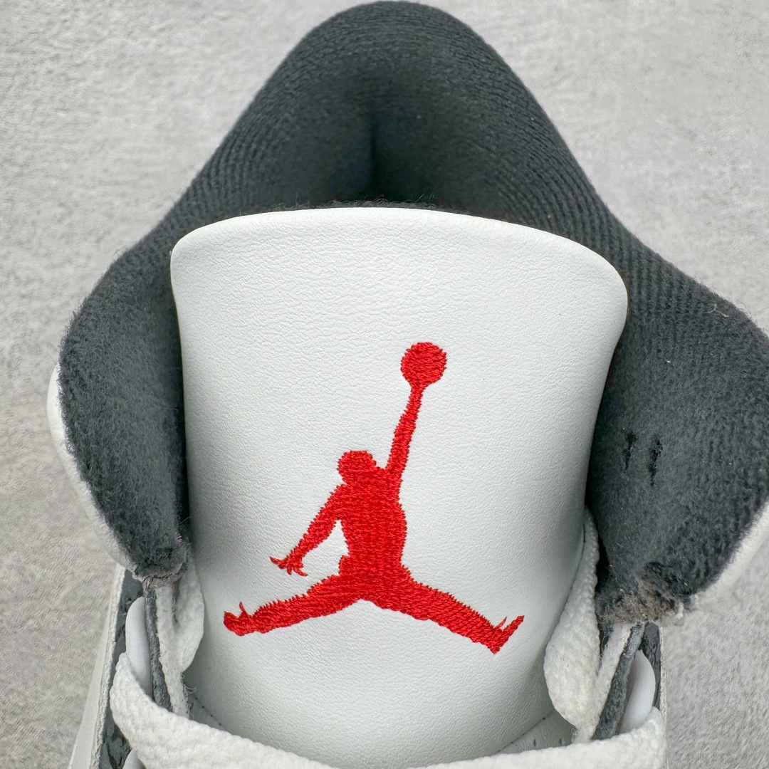 图片[15]-＃Lw纯原 Air Jordan AJ3 Retro 白灰 CT8532-106 圈内最强三代系列 匠心打造 开发时长超过半年 目前可过各类鉴定或无法鉴定 裸鞋随便操作 全套原纸板楦头开发 原厂大底磨具加持立体防滑纹理 原装可视Air Sole气垫 原汁原味最完美的三代版型 唯一正确鞋头趴度弧度高度鞋身腰线 原厂TPU彩虹扎染后跟饰片 正确内里反口里网布 皮料菱角分明不变形无多余毛边 广东原厂zp同批次手工大底描漆拉丝 市场唯一原厂鞋扣模具 原厂织唛标 原厂飞人电绣工艺 尾指中部跳三针 独家绑鞋带手法 印刷中底布 四线拉帮 米色美纹纸贴合固定 进口港宝加持 后跟自然饱满 全鞋荧光划线卡点 追求极致完美 每一双都是工艺品 多重QC质检 超越公司货的品控标准 实实在在的免检产品 尺码：36 36.5 37.5 38 38.5 39 40 40.5 41 42 42.5 43 44 44.5 45 45.5 46 47.5 48.5-选品中心