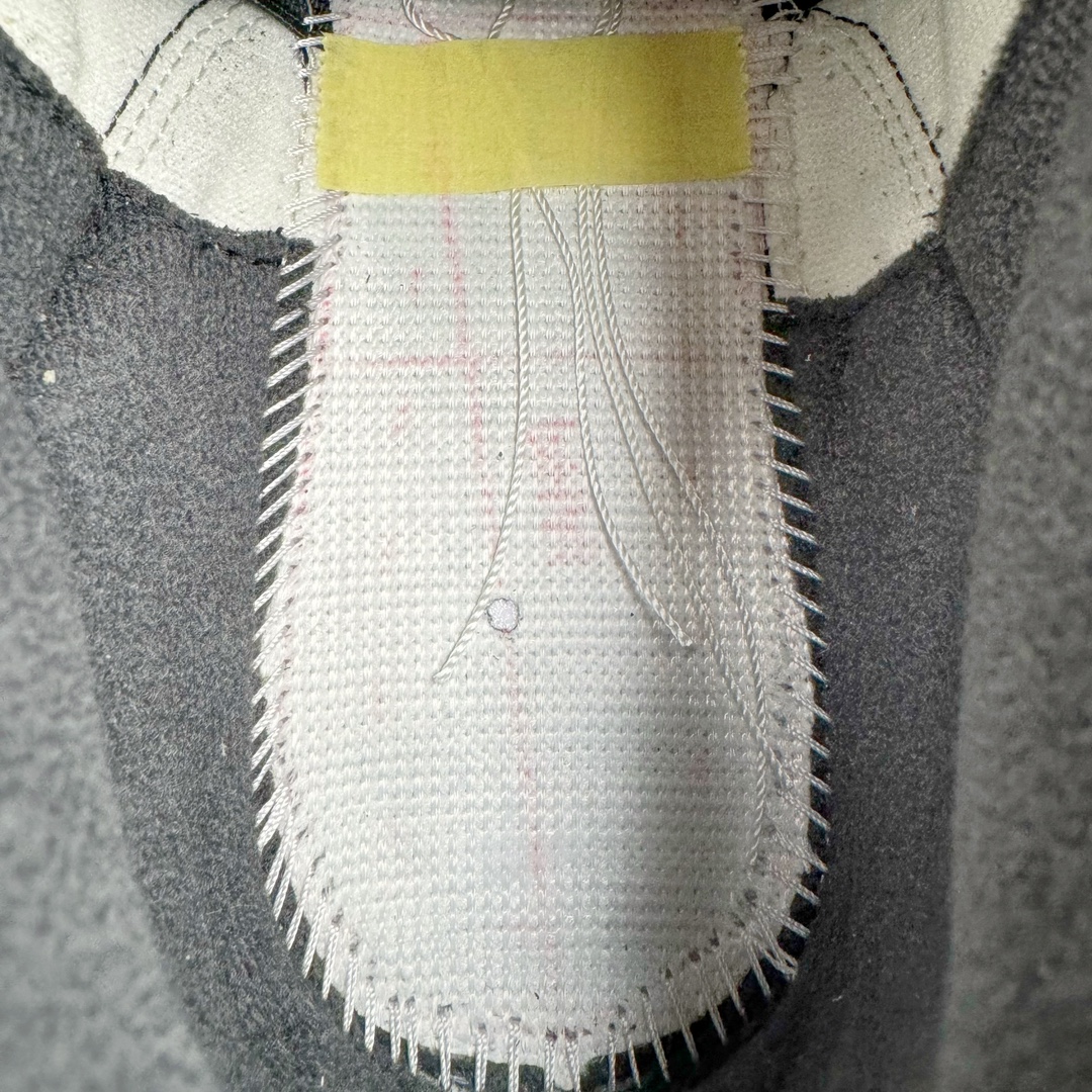 图片[10]-＃Lw纯原 Air Jordan AJ3 Retro 白灰 CT8532-106 圈内最强三代系列 匠心打造 开发时长超过半年 目前可过各类鉴定或无法鉴定 裸鞋随便操作 全套原纸板楦头开发 原厂大底磨具加持立体防滑纹理 原装可视Air Sole气垫 原汁原味最完美的三代版型 唯一正确鞋头趴度弧度高度鞋身腰线 原厂TPU彩虹扎染后跟饰片 正确内里反口里网布 皮料菱角分明不变形无多余毛边 广东原厂zp同批次手工大底描漆拉丝 市场唯一原厂鞋扣模具 原厂织唛标 原厂飞人电绣工艺 尾指中部跳三针 独家绑鞋带手法 印刷中底布 四线拉帮 米色美纹纸贴合固定 进口港宝加持 后跟自然饱满 全鞋荧光划线卡点 追求极致完美 每一双都是工艺品 多重QC质检 超越公司货的品控标准 实实在在的免检产品 尺码：36 36.5 37.5 38 38.5 39 40 40.5 41 42 42.5 43 44 44.5 45 45.5 46 47.5 48.5-选品中心