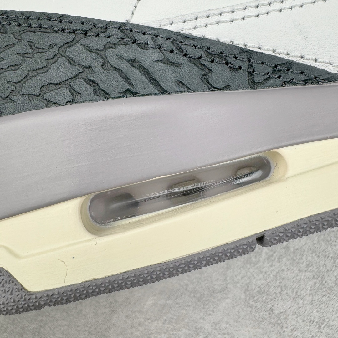 图片[19]-＃Lw纯原 Air Jordan AJ3 Retro 白灰 CT8532-106 圈内最强三代系列 匠心打造 开发时长超过半年 目前可过各类鉴定或无法鉴定 裸鞋随便操作 全套原纸板楦头开发 原厂大底磨具加持立体防滑纹理 原装可视Air Sole气垫 原汁原味最完美的三代版型 唯一正确鞋头趴度弧度高度鞋身腰线 原厂TPU彩虹扎染后跟饰片 正确内里反口里网布 皮料菱角分明不变形无多余毛边 广东原厂zp同批次手工大底描漆拉丝 市场唯一原厂鞋扣模具 原厂织唛标 原厂飞人电绣工艺 尾指中部跳三针 独家绑鞋带手法 印刷中底布 四线拉帮 米色美纹纸贴合固定 进口港宝加持 后跟自然饱满 全鞋荧光划线卡点 追求极致完美 每一双都是工艺品 多重QC质检 超越公司货的品控标准 实实在在的免检产品 尺码：36 36.5 37.5 38 38.5 39 40 40.5 41 42 42.5 43 44 44.5 45 45.5 46 47.5 48.5-选品中心