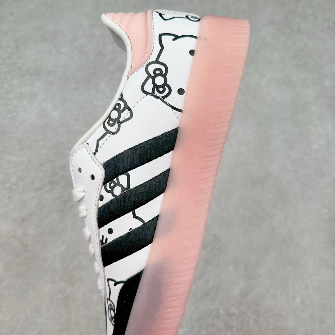 图片[7]-AD Samba XLG 桑巴舞加大厚底版系列德训风百搭松糕休闲运动板鞋生胶底 IG4449 自Originals Samba成功借势Blokecore风潮一跃成为街头巷尾的焦点鞋款后,不论是围绕Samba本身打造的各式「变种版本」,还是以Samba为蓝本打造联名鞋款,都成为了时尚潮流人士日常穿搭首选。Samba XLG是adidas Originals不断扩展XLG系列的一部分,旨在与年轻文化相契合,迎合那些希望通过个性时尚表达自我而不愿牺牲舒适度的年轻群体。街头时尚领域的Gen Z特别偏爱宽松的穿着风格。Samba XLG针对这一点做了创新。它在延续Samba OG经典设计的基础上,迎合年轻群体的穿着习惯,重塑为宽大的鞋身比例轮廓以及加厚中底,让消费者轻松展示自己独特的风格。全新的Samba XLG系列不仅迎合了当下年轻群体的穿搭习惯,加宽了鞋身比例以及将中底进一步增厚,在视觉比例上更加饱满,同时还保留了经典Samba的细节,这样一来,鞋迷朋友在穿搭上不仅能更加个性化,而且还能延续一定的复古感受。尺码：36 36⅔ 37⅓ 38 38⅔ 39⅓ 40 40⅔ 41⅓ 42 42⅔ 43⅓ 44 45-选品中心