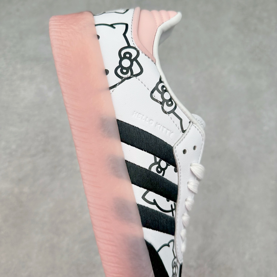 图片[6]-AD Samba XLG 桑巴舞加大厚底版系列德训风百搭松糕休闲运动板鞋生胶底 IG4449 自Originals Samba成功借势Blokecore风潮一跃成为街头巷尾的焦点鞋款后,不论是围绕Samba本身打造的各式「变种版本」,还是以Samba为蓝本打造联名鞋款,都成为了时尚潮流人士日常穿搭首选。Samba XLG是adidas Originals不断扩展XLG系列的一部分,旨在与年轻文化相契合,迎合那些希望通过个性时尚表达自我而不愿牺牲舒适度的年轻群体。街头时尚领域的Gen Z特别偏爱宽松的穿着风格。Samba XLG针对这一点做了创新。它在延续Samba OG经典设计的基础上,迎合年轻群体的穿着习惯,重塑为宽大的鞋身比例轮廓以及加厚中底,让消费者轻松展示自己独特的风格。全新的Samba XLG系列不仅迎合了当下年轻群体的穿搭习惯,加宽了鞋身比例以及将中底进一步增厚,在视觉比例上更加饱满,同时还保留了经典Samba的细节,这样一来,鞋迷朋友在穿搭上不仅能更加个性化,而且还能延续一定的复古感受。尺码：36 36⅔ 37⅓ 38 38⅔ 39⅓ 40 40⅔ 41⅓ 42 42⅔ 43⅓ 44 45-选品中心