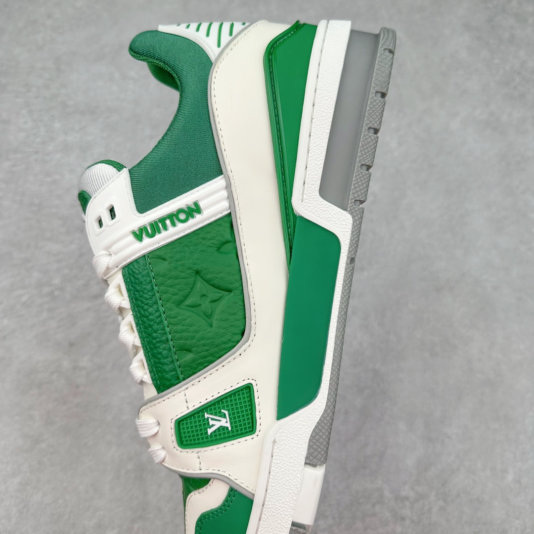 图片[7]-＃K纯原 Louis Vuitton Trainer lv时装走秀运动鞋 市场所有版本中综合最强的货品 GD实力大厂出品 全网最全配色更新最快 最成熟的做工稳定的品控 完美鞋型超高的清洁度 零毛边线头瑕疵 全套原楦原纸版原鞋开模 全网最具灵魂的版型 正确原装黄色鞋盒 正确中底印花 鞋面印花3D高频深度立体 全鞋电脑针车 紧密相连 针距密度一致 环保乳胶注塑鞋垫 厚度脚感还原原版 皮面裁剪部位 统一油边封口工艺 原装橡胶大底含胶量大底组合零偏差 专柜全套包装 防尘袋 说明书 质保卡 男女鞋 尺码：35 36 37 38 39 40 41 42 43 44 45-选品中心