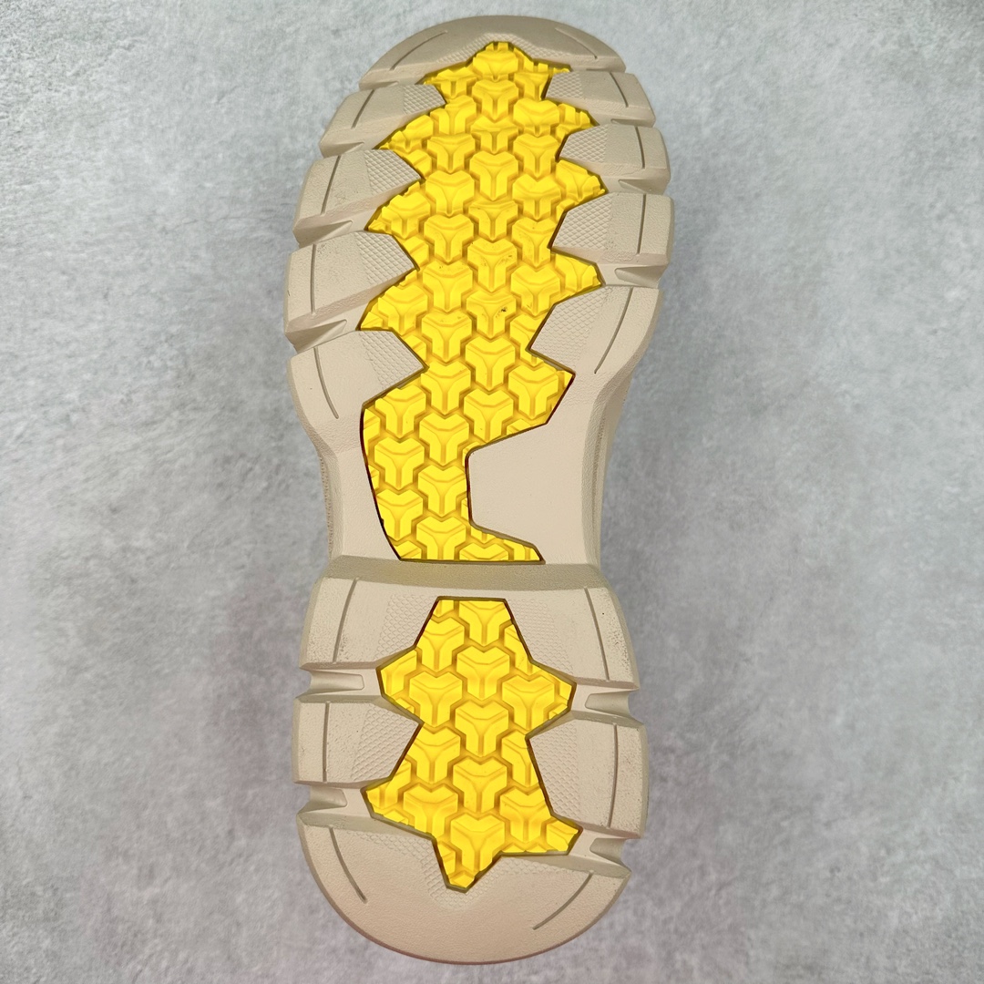 图片[9]-UGG 2024秋冬新品男士中帮休闲马丁靴系列 #广东大厂品质 24ss秋冬新款 时尚潮流搭配 面料釆用意大利进口磨砂牛皮 全鞋真牛皮材料 大底到五金都是代工厂原材料制作 好货不杀猪 首单质量严格把控 全套官网统一包装 今年冬季防寒户外专用产品 日常随意搭配 型男必备‼美国轻奢品牌【UGG】Tasman Weather Hybrid 塔斯曼混合系列中帮轻量休闲马丁靴“ 尺码：39-44（比运动鞋大一码）-选品中心