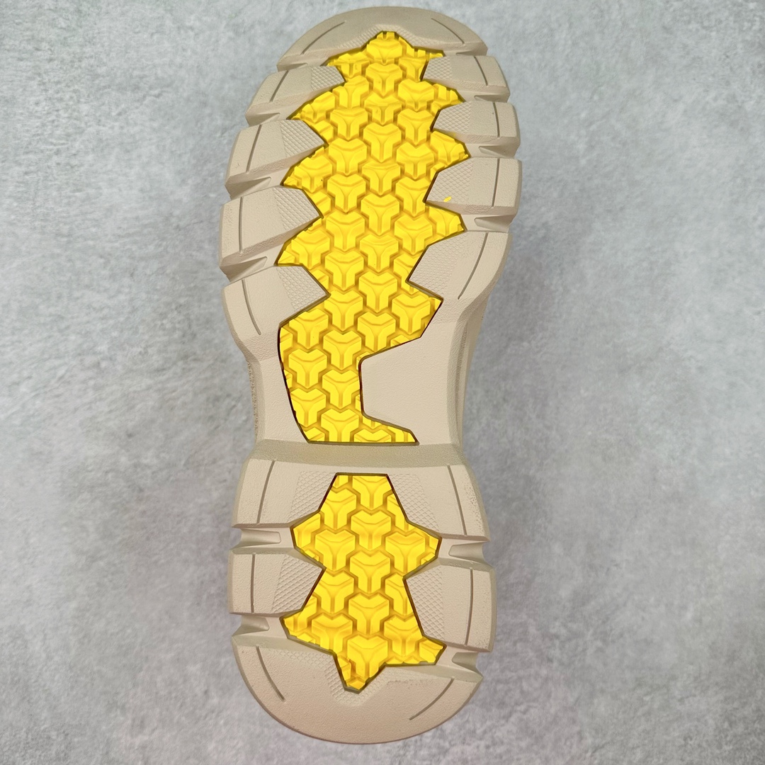 图片[9]-UGG 2024秋冬新品男士中帮休闲马丁靴系列 #广东大厂品质 24ss秋冬新款 时尚潮流搭配 面料釆用意大利进口磨砂牛皮 全鞋真牛皮材料 大底到五金都是代工厂原材料制作 好货不杀猪 首单质量严格把控 全套官网统一包装 今年冬季防寒户外专用产品 日常随意搭配 型男必备‼美国轻奢品牌【UGG】Tasman Weather Hybrid 塔斯曼混合系列中帮轻量休闲马丁靴“ 尺码：39-44（比运动鞋大一码）-选品中心