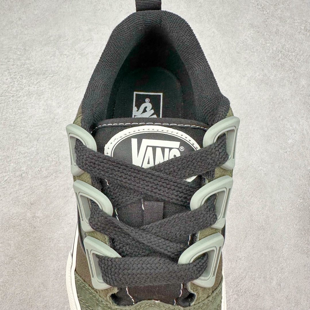 图片[5]-Vans Knu Skool DR “DR新系列面包鞋，个性十足”DR新款是对90年代经典风格的重新诠释，Vans将现在的Knu Skool的“宽大”特点进一步放大，将携带空改为了极具现代风格的D形鞋带孔，并选用更宽的鞋带绑定鞋身! 尺码：35 36 36.5 37 38 38.5 39 40 40.5 41 42 42.5 43 44 45 工艺：硫化1：1（重量1：1、真标、原钢印、材质标、鞋型标、合格证）-选品中心