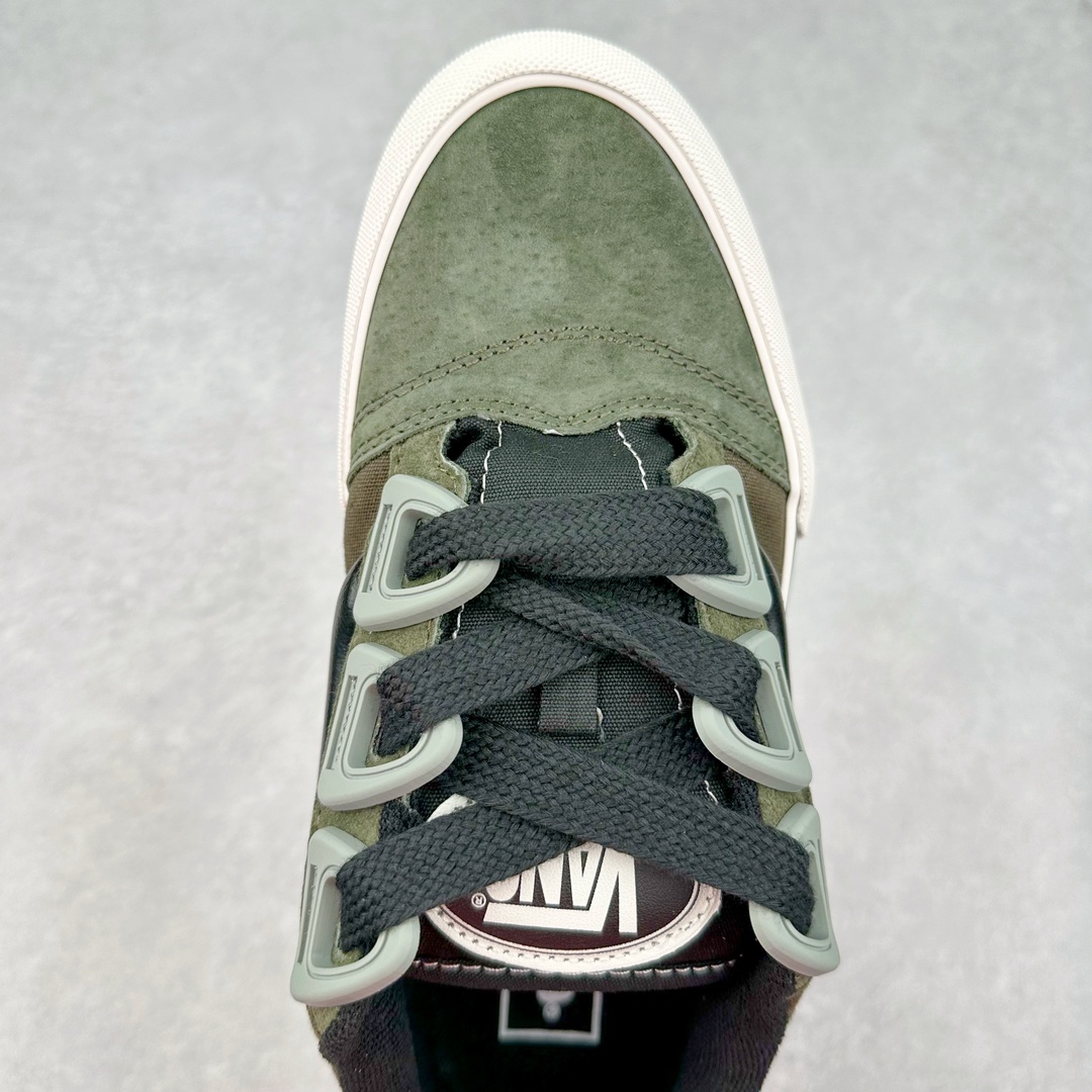 图片[4]-Vans Knu Skool DR “DR新系列面包鞋，个性十足”DR新款是对90年代经典风格的重新诠释，Vans将现在的Knu Skool的“宽大”特点进一步放大，将携带空改为了极具现代风格的D形鞋带孔，并选用更宽的鞋带绑定鞋身! 尺码：35 36 36.5 37 38 38.5 39 40 40.5 41 42 42.5 43 44 45 工艺：硫化1：1（重量1：1、真标、原钢印、材质标、鞋型标、合格证）-选品中心