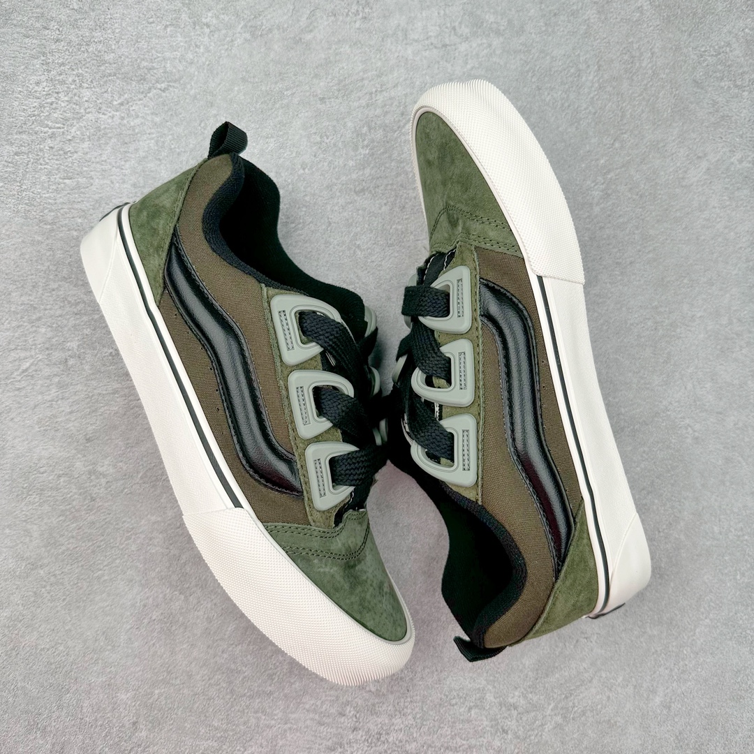 图片[3]-Vans Knu Skool DR “DR新系列面包鞋，个性十足”DR新款是对90年代经典风格的重新诠释，Vans将现在的Knu Skool的“宽大”特点进一步放大，将携带空改为了极具现代风格的D形鞋带孔，并选用更宽的鞋带绑定鞋身! 尺码：35 36 36.5 37 38 38.5 39 40 40.5 41 42 42.5 43 44 45 工艺：硫化1：1（重量1：1、真标、原钢印、材质标、鞋型标、合格证）-选品中心