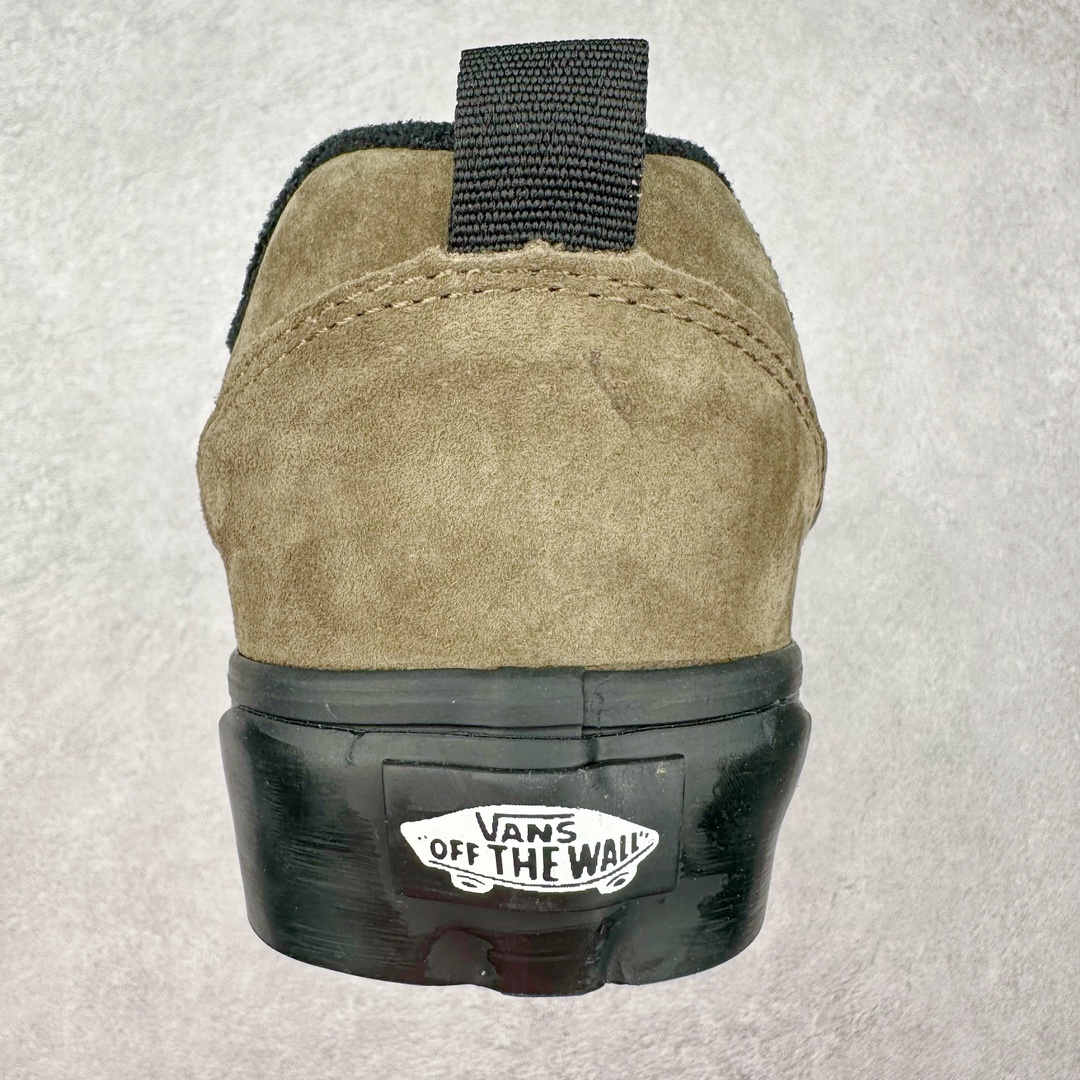 图片[8]-Vans Knu Skool DR “DR新系列面包鞋，个性十足”DR新款是对90年代经典风格的重新诠释，Vans将现在的Knu Skool的“宽大”特点进一步放大，将携带空改为了极具现代风格的D形鞋带孔，并选用更宽的鞋带绑定鞋身! 尺码：35 36 36.5 37 38 38.5 39 40 40.5 41 42 42.5 43 44 45 工艺：硫化1：1（重量1：1、真标、原钢印、材质标、鞋型标、合格证）-选品中心