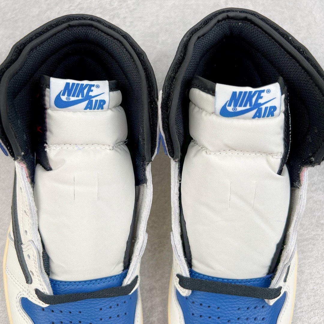 图片[7]-＃H12同源特价 Travis Scott x Fragment x Air Jordan AJ1 High OG SP \\\”Military Blue\\\”闪电倒勾高帮 DH3227-105 原盒原配 外盒透明胶套 内侧字体 工整带凹凸感 原厂拉帮工艺 针距密度一致 全新升级网板中底 原楦原纸板开发 后跟弧度收口自然不对折 极致一眼正品既视感 原厂皮料 进口玻璃冲刀皮料裁剪零毛边 承诺百分百一致原鞋 全鞋电脑针车工艺 鞋面清洁度最高QC检验标准 控制溢胶 飞翼3D高频深度立体 鞋盒、防尘纸 均采购来自原厂 尺码：36 36.5 37.5 38 38.5 39 40 40.5 41 42 42.5 43 44 44.5 45 46 47.5-选品中心