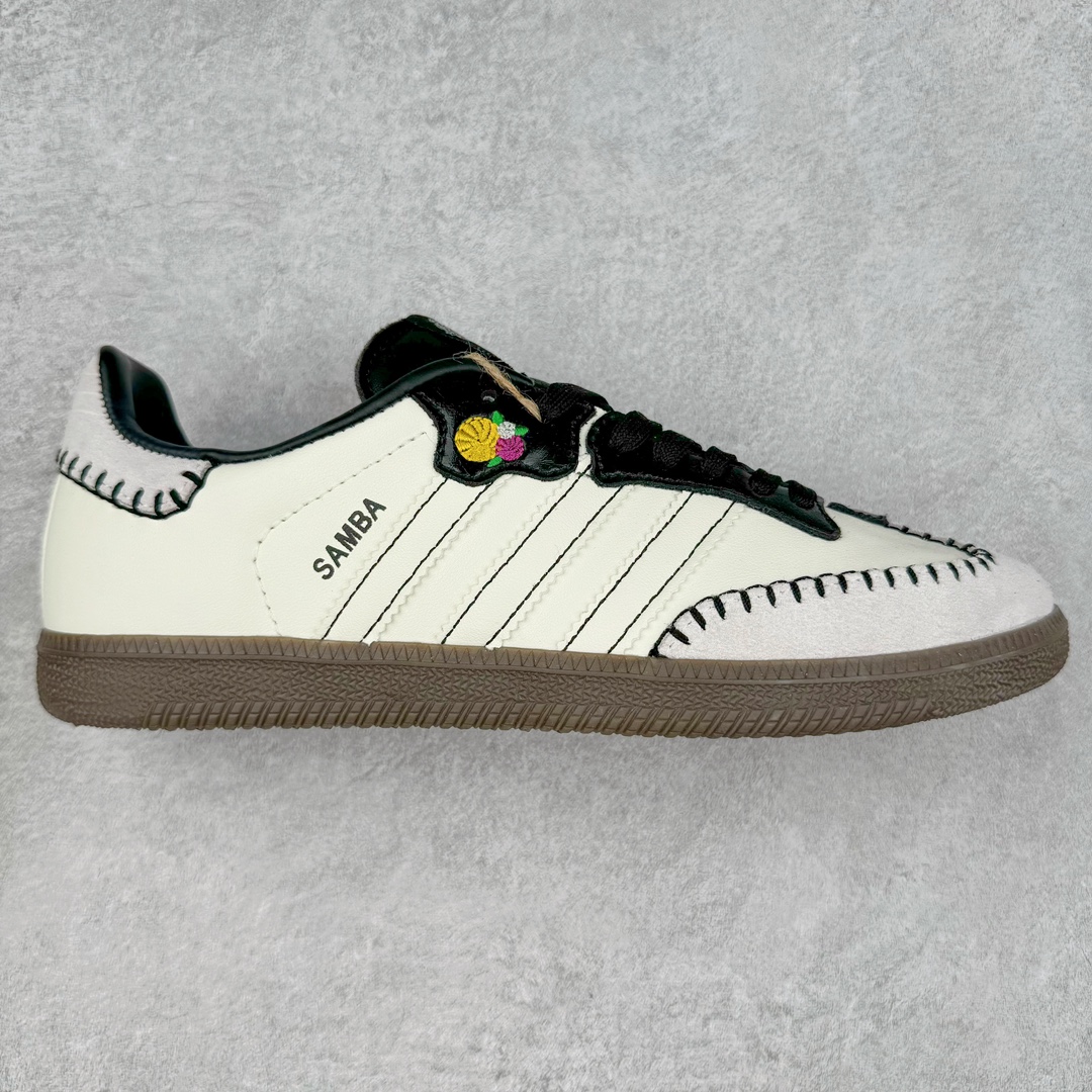 AD Original Samba OG 复古经典轻便板鞋 JI3931 这款桑巴鞋展示了高质量的工艺 带有装饰的超锁缝制和无缝的手感 柔软、柔软的皮革造型和标志性的3条纹完成了精致的外观 正规合身鞋带 鞋面上有绒面鞋垫 橡胶鞋底 享受正畸套筒软感 自50年代首次亮相以来就一直在赢得粉丝的青睐 尺码：36 36.5 37.5 38 38.5 39 40 40.5 41 42 42.5 43 44 44.5 45-选品中心
