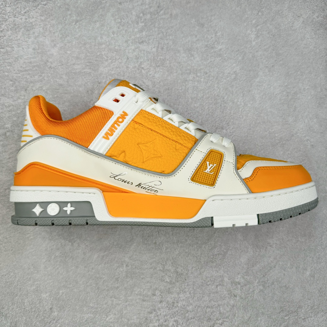 ＃K纯原 Louis Vuitton Trainer lv时装走秀运动鞋 市场所有版本中综合最强的货品 GD实力大厂出品 全网最全配色更新最快 最成熟的做工稳定的品控 完美鞋型超高的清洁度 零毛边线头瑕疵 全套原楦原纸版原鞋开模 全网最具灵魂的版型 正确原装黄色鞋盒 正确中底印花 鞋面印花3D高频深度立体 全鞋电脑针车 紧密相连 针距密度一致 环保乳胶注塑鞋垫 厚度脚感还原原版 皮面裁剪部位 统一油边封口工艺 原装橡胶大底含胶量大底组合零偏差 专柜全套包装 防尘袋 说明书 质保卡 男女鞋 尺码：35 36 37 38 39 40 41 42 43 44 45-选品中心