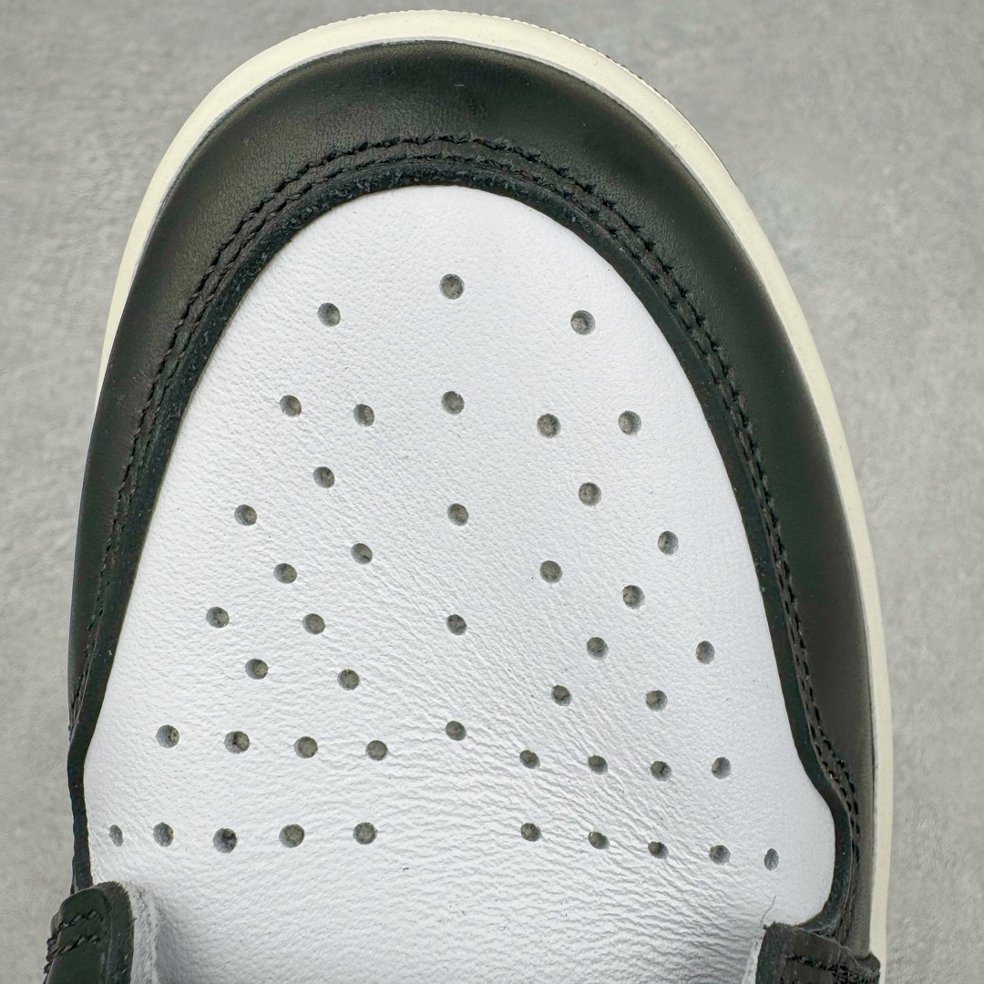 图片[14]-＃OG纯原 Air Jordan AJ1 Retro High 新黑脚趾2024 DZ5485-106 原盒原配 原厂拉帮工艺 针距密度一致 全新升级网板中底 原楦原纸板开发 后跟弧度收口自然不对折 极致一眼正品既视感 原厂皮料 进口玻璃冲刀皮料裁剪零毛边 承诺百分百一致原鞋 全鞋电脑针车工艺 鞋面清洁度最高QC检验标准 控制溢胶 飞翼3D高频深度立体 鞋盒、防尘纸 均采购来自原厂 尺码：36 36.5 37.5 38 38.5 39 40 40.5 41 42 42.5 43 44 44.5 45 46 47.5-选品中心