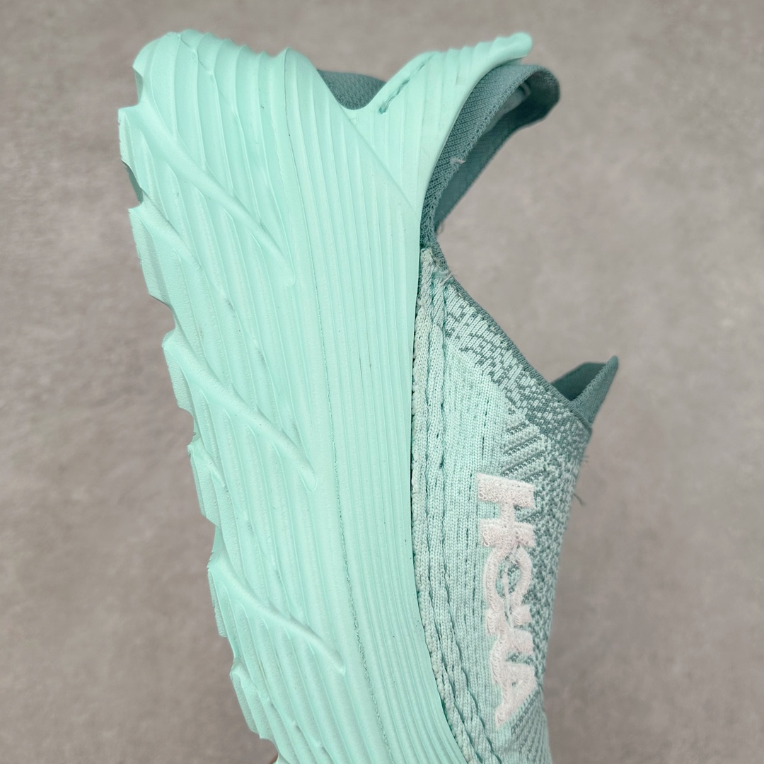 图片[6]-＃HK纯原 HOKA ONE ONE Restore TC 一脚蹬徒步舒适缓震运动鞋 继承了 HOKA ONE ONE® 标志性的缓冲中底，兼具轻盈脚感和出众缓震。NEWOK本期为大家准备了两款各具特色HOKA ONE ONE Restore TC 鞋款，希望能为你的夏日穿搭提供更多灵感。鞋款鞋面采用弹性布料，鞋面透气舒适，日常穿搭舒适不磨脚。鞋款以弹性松紧织带取代传统鞋带设计，省事又省心，“一脚蹬”简直是最具懒人属性的球鞋，低调朴素又不失质感。重量不到百克，依旧是外形“笨拙”实则是轻巧、舒适与安全兼备的品牌固有打法。搭配上，无论是夏日短裤造型，还是搭配你的长袜，Restore TC 能够满足你的多种穿搭。舒适程度堪比众多大牌“老头乐”，鞋底的厚厚的泡沫鞋垫让你深陷其中！尺码：36 36.5 37.5 38 38.5 39 40 40.5 41 42 42.5 43 44 44.5 45-选品中心