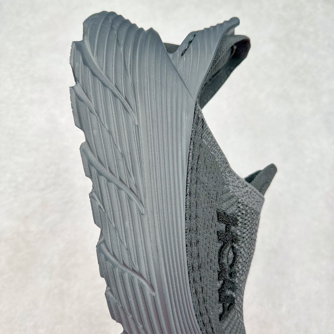 图片[6]-＃HK纯原 HOKA ONE ONE Restore TC 一脚蹬徒步舒适缓震运动鞋 继承了 HOKA ONE ONE® 标志性的缓冲中底，兼具轻盈脚感和出众缓震。NEWOK本期为大家准备了两款各具特色HOKA ONE ONE Restore TC 鞋款，希望能为你的夏日穿搭提供更多灵感。鞋款鞋面采用弹性布料，鞋面透气舒适，日常穿搭舒适不磨脚。鞋款以弹性松紧织带取代传统鞋带设计，省事又省心，“一脚蹬”简直是最具懒人属性的球鞋，低调朴素又不失质感。重量不到百克，依旧是外形“笨拙”实则是轻巧、舒适与安全兼备的品牌固有打法。搭配上，无论是夏日短裤造型，还是搭配你的长袜，Restore TC 能够满足你的多种穿搭。舒适程度堪比众多大牌“老头乐”，鞋底的厚厚的泡沫鞋垫让你深陷其中！尺码：36 36.5 37.5 38 38.5 39 40 40.5 41 42 42.5 43 44 44.5 45-选品中心