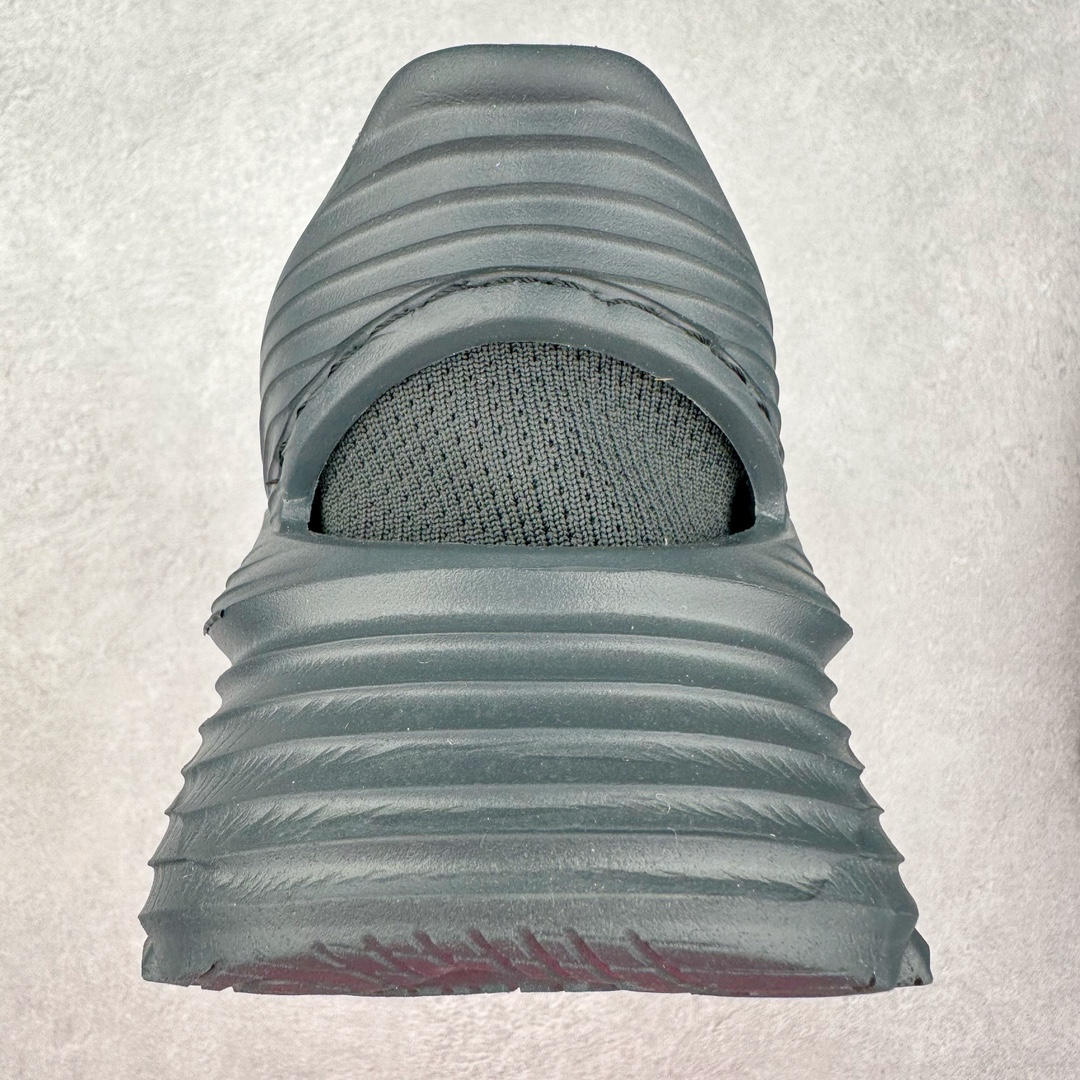 图片[8]-＃HK纯原 HOKA ONE ONE Restore TC 一脚蹬徒步舒适缓震运动鞋 继承了 HOKA ONE ONE® 标志性的缓冲中底，兼具轻盈脚感和出众缓震。NEWOK本期为大家准备了两款各具特色HOKA ONE ONE Restore TC 鞋款，希望能为你的夏日穿搭提供更多灵感。鞋款鞋面采用弹性布料，鞋面透气舒适，日常穿搭舒适不磨脚。鞋款以弹性松紧织带取代传统鞋带设计，省事又省心，“一脚蹬”简直是最具懒人属性的球鞋，低调朴素又不失质感。重量不到百克，依旧是外形“笨拙”实则是轻巧、舒适与安全兼备的品牌固有打法。搭配上，无论是夏日短裤造型，还是搭配你的长袜，Restore TC 能够满足你的多种穿搭。舒适程度堪比众多大牌“老头乐”，鞋底的厚厚的泡沫鞋垫让你深陷其中！尺码：36 36.5 37.5 38 38.5 39 40 40.5 41 42 42.5 43 44 44.5 45-选品中心