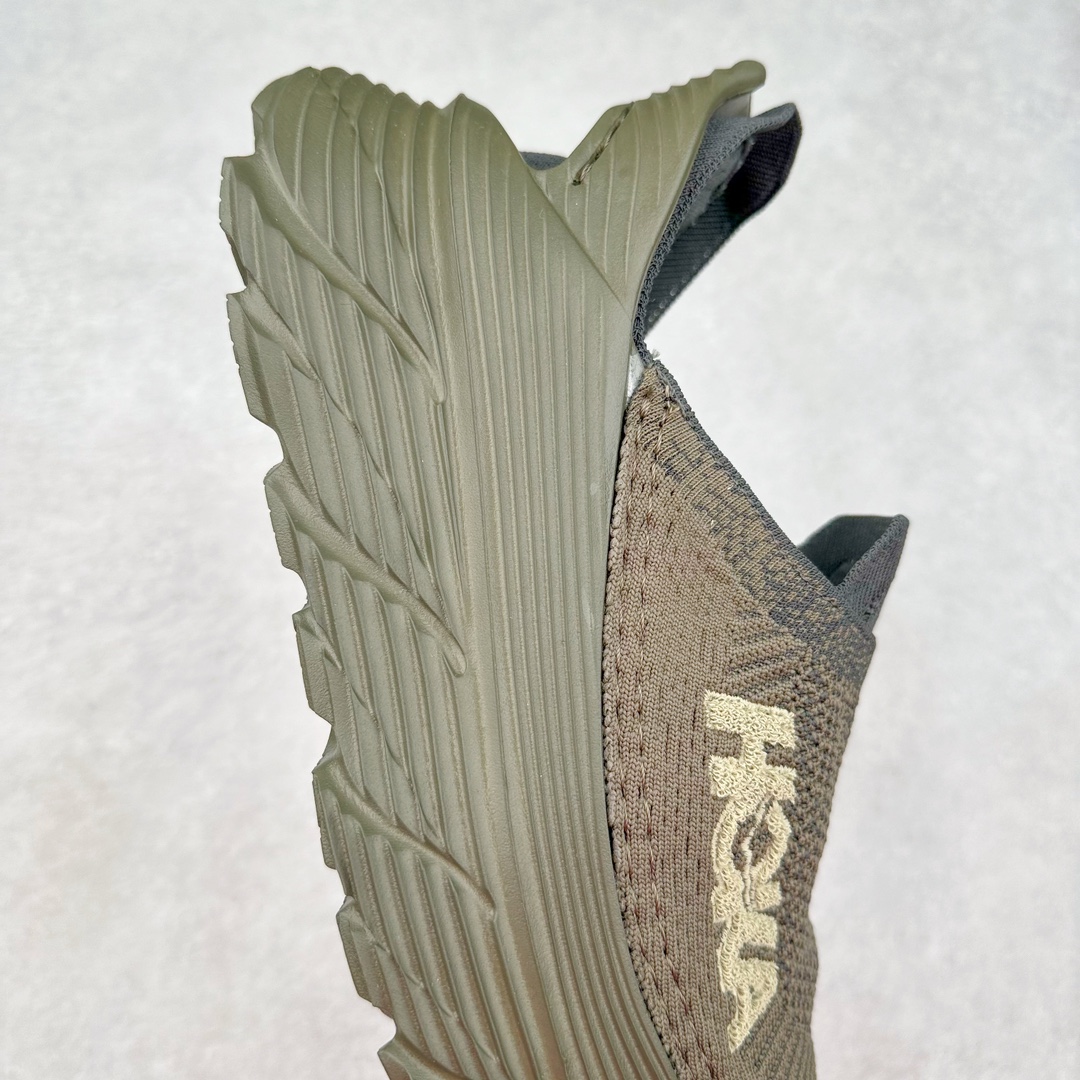 图片[6]-＃HK纯原 HOKA ONE ONE Restore TC 一脚蹬徒步舒适缓震运动鞋 继承了 HOKA ONE ONE® 标志性的缓冲中底，兼具轻盈脚感和出众缓震。NEWOK本期为大家准备了两款各具特色HOKA ONE ONE Restore TC 鞋款，希望能为你的夏日穿搭提供更多灵感。鞋款鞋面采用弹性布料，鞋面透气舒适，日常穿搭舒适不磨脚。鞋款以弹性松紧织带取代传统鞋带设计，省事又省心，“一脚蹬”简直是最具懒人属性的球鞋，低调朴素又不失质感。重量不到百克，依旧是外形“笨拙”实则是轻巧、舒适与安全兼备的品牌固有打法。搭配上，无论是夏日短裤造型，还是搭配你的长袜，Restore TC 能够满足你的多种穿搭。舒适程度堪比众多大牌“老头乐”，鞋底的厚厚的泡沫鞋垫让你深陷其中！尺码：36 36.5 37.5 38 38.5 39 40 40.5 41 42 42.5 43 44 44.5 45-选品中心