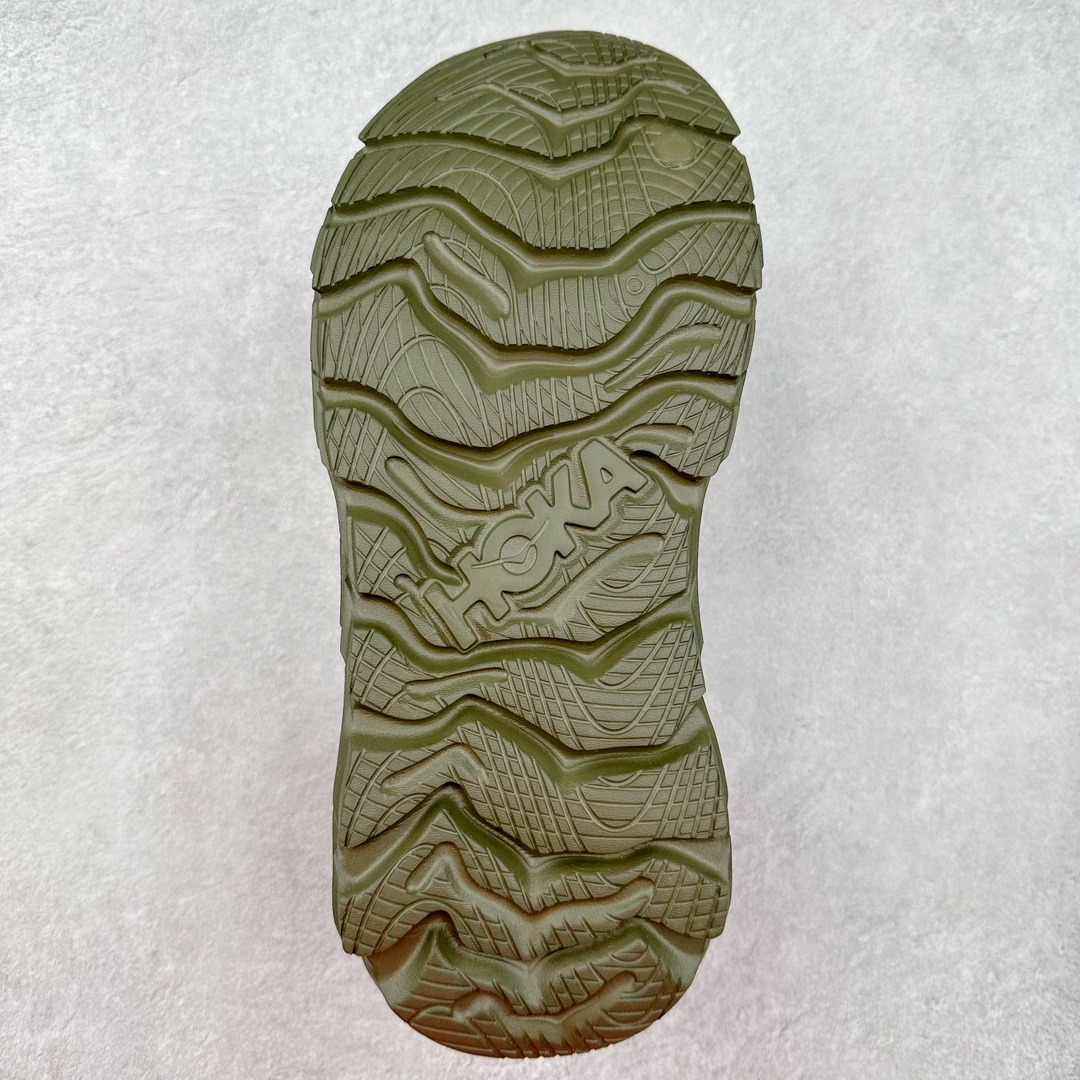 图片[9]-＃HK纯原 HOKA ONE ONE Restore TC 一脚蹬徒步舒适缓震运动鞋 继承了 HOKA ONE ONE® 标志性的缓冲中底，兼具轻盈脚感和出众缓震。NEWOK本期为大家准备了两款各具特色HOKA ONE ONE Restore TC 鞋款，希望能为你的夏日穿搭提供更多灵感。鞋款鞋面采用弹性布料，鞋面透气舒适，日常穿搭舒适不磨脚。鞋款以弹性松紧织带取代传统鞋带设计，省事又省心，“一脚蹬”简直是最具懒人属性的球鞋，低调朴素又不失质感。重量不到百克，依旧是外形“笨拙”实则是轻巧、舒适与安全兼备的品牌固有打法。搭配上，无论是夏日短裤造型，还是搭配你的长袜，Restore TC 能够满足你的多种穿搭。舒适程度堪比众多大牌“老头乐”，鞋底的厚厚的泡沫鞋垫让你深陷其中！尺码：36 36.5 37.5 38 38.5 39 40 40.5 41 42 42.5 43 44 44.5 45-选品中心