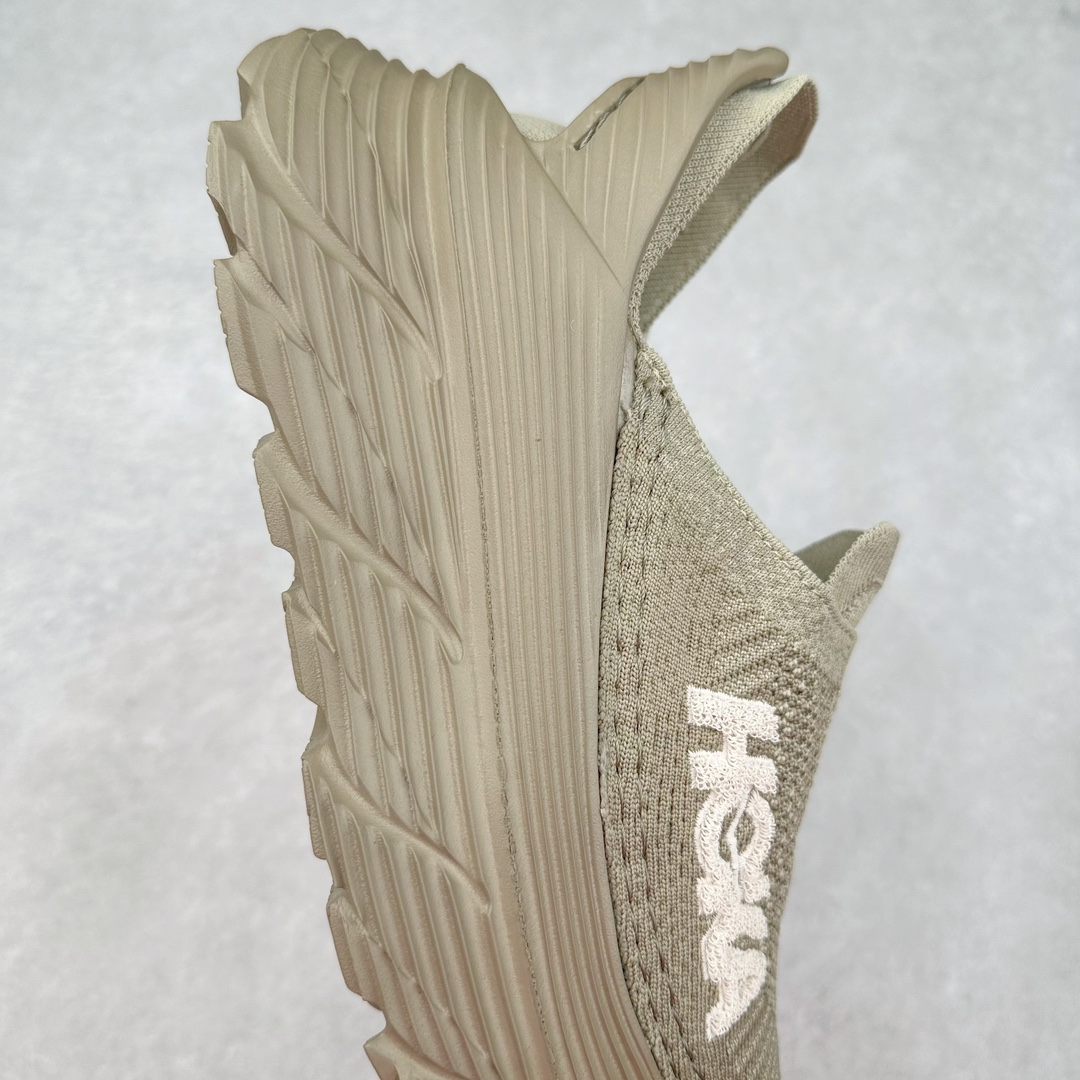 图片[6]-＃HK纯原 HOKA ONE ONE Restore TC 一脚蹬徒步舒适缓震运动鞋 继承了 HOKA ONE ONE® 标志性的缓冲中底，兼具轻盈脚感和出众缓震。NEWOK本期为大家准备了两款各具特色HOKA ONE ONE Restore TC 鞋款，希望能为你的夏日穿搭提供更多灵感。鞋款鞋面采用弹性布料，鞋面透气舒适，日常穿搭舒适不磨脚。鞋款以弹性松紧织带取代传统鞋带设计，省事又省心，“一脚蹬”简直是最具懒人属性的球鞋，低调朴素又不失质感。重量不到百克，依旧是外形“笨拙”实则是轻巧、舒适与安全兼备的品牌固有打法。搭配上，无论是夏日短裤造型，还是搭配你的长袜，Restore TC 能够满足你的多种穿搭。舒适程度堪比众多大牌“老头乐”，鞋底的厚厚的泡沫鞋垫让你深陷其中！尺码：36 36.5 37.5 38 38.5 39 40 40.5 41 42 42.5 43 44 44.5 45-选品中心