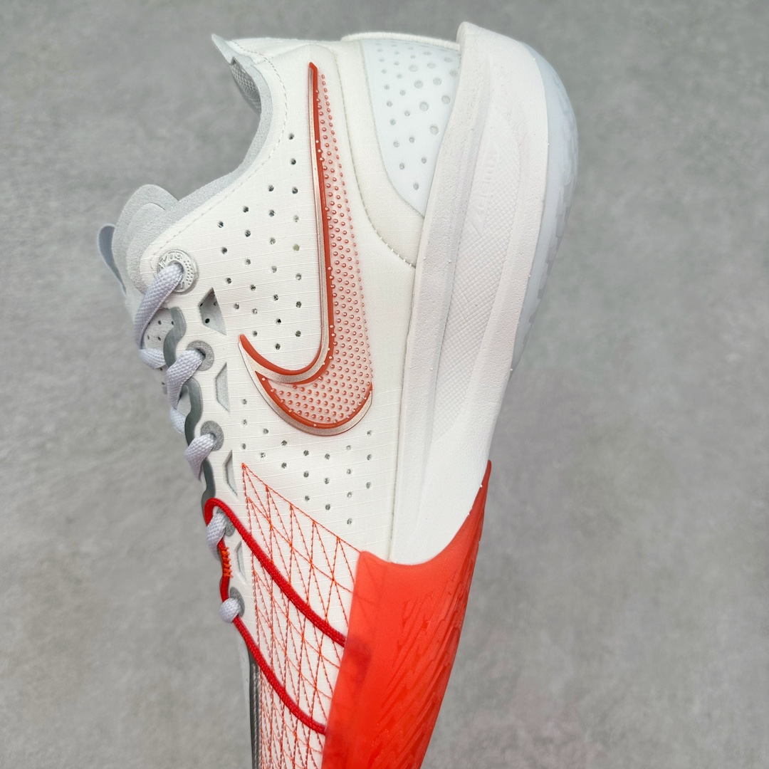 图片[7]-＃F版 NK G.T. Cut 3.0 EP GT3代实战篮球鞋 DV2918-101 该鞋款采用出众回弹设计 为切入、转向和移步篮筐提供出色的能量回馈 回弹性能带来弹力充沛的迈步体验 助你爆发疾速 全掌型 ZoomX 泡绵 缔造弹力出众的轻盈迈步体验 助你在比赛升温时能够急速快攻 驰骋全场 鞋面绳线与鞋带相结合 有助稳固前足 后跟搭配加垫鞋口 为脚踝营造舒适稳固感受 全掌型 ZoomX 泡绵 能够带来出众的能量回馈 前足外侧采用精巧塑料覆面 在瞬间爆发时提供稳固脚感 尺码：39 40 40.5 41 42 42.5 43 44 44.5 45 46-选品中心