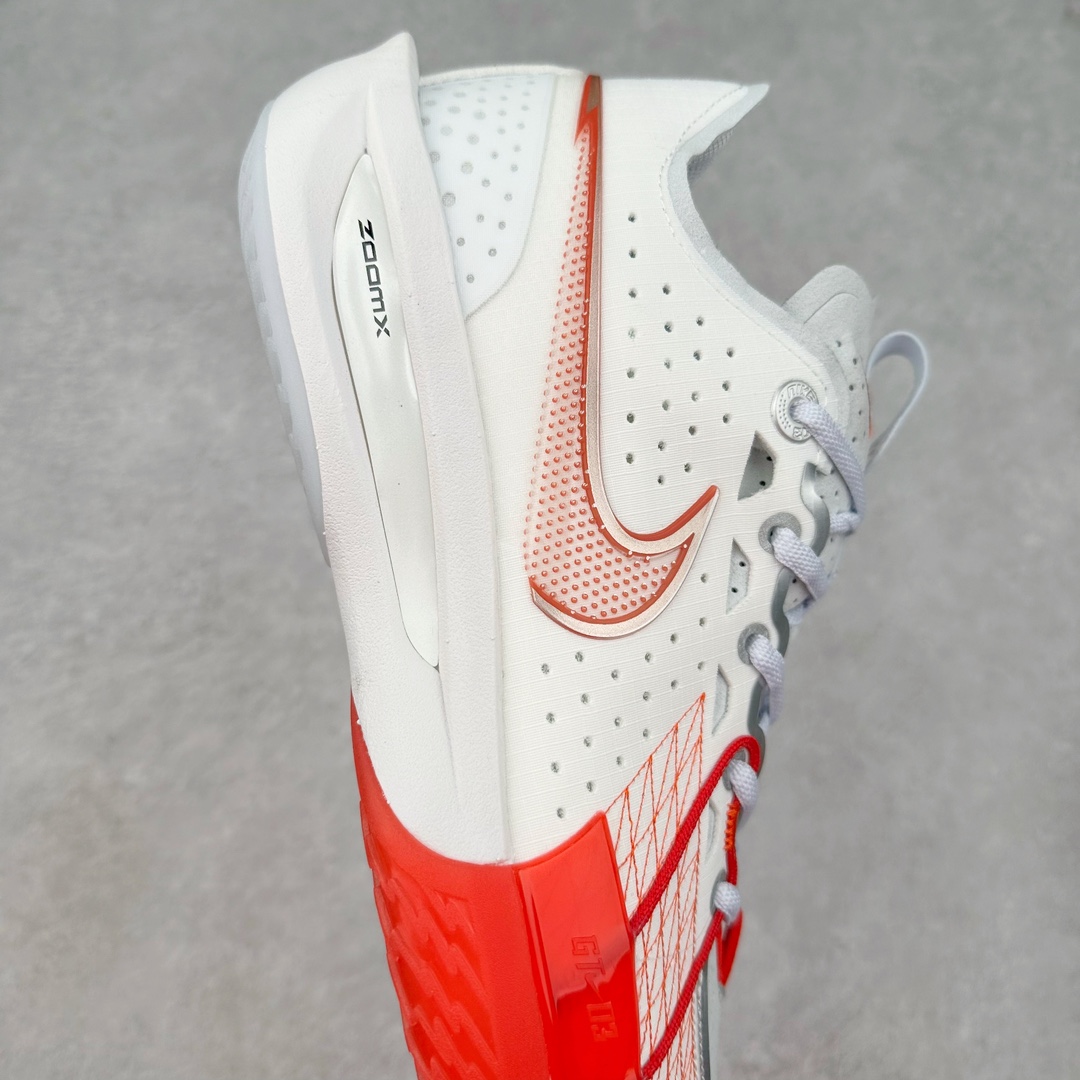 图片[6]-＃F版 NK G.T. Cut 3.0 EP GT3代实战篮球鞋 DV2918-101 该鞋款采用出众回弹设计 为切入、转向和移步篮筐提供出色的能量回馈 回弹性能带来弹力充沛的迈步体验 助你爆发疾速 全掌型 ZoomX 泡绵 缔造弹力出众的轻盈迈步体验 助你在比赛升温时能够急速快攻 驰骋全场 鞋面绳线与鞋带相结合 有助稳固前足 后跟搭配加垫鞋口 为脚踝营造舒适稳固感受 全掌型 ZoomX 泡绵 能够带来出众的能量回馈 前足外侧采用精巧塑料覆面 在瞬间爆发时提供稳固脚感 尺码：39 40 40.5 41 42 42.5 43 44 44.5 45 46-选品中心