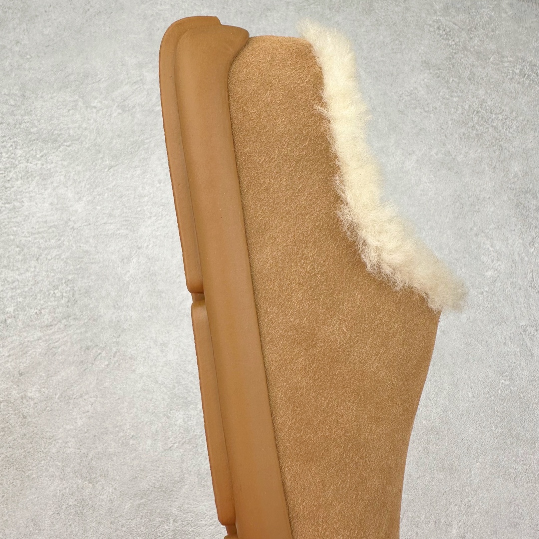 图片[6]-＃GD UGG 5888经典秋冬羊皮毛一体雪地靴 隆丰A级澳洲进口羊皮毛一体 完全遵循ZP工艺流程 代工厂原厂版师 秉承无原鞋不开发选择 注重每一处细节 市面最正版型 TREADLITE\\\”轻翼\\\”科技外底 轻便/耐用/柔韧/桩型【售后郑重承诺】一个月内若出现重大脱胶/断底等质量问题 直接为您换新 翻毛皮鞋面 细腻亲肤再生聚酯纤维滚边 舒适易打理 保暖性佳 UGG plush™ 里衬和内底 茸软亲肤 舒适暖足 经典鞋型搭配轻盈厚底 稳稳拿捏秋冬出街时髦造型 Treadlite by UGG 轻翼大底 轻盈缓震 为双足减负 舒适轻便 助你轻松畅玩整天 尺码：35 36 37 38 39 40-选品中心